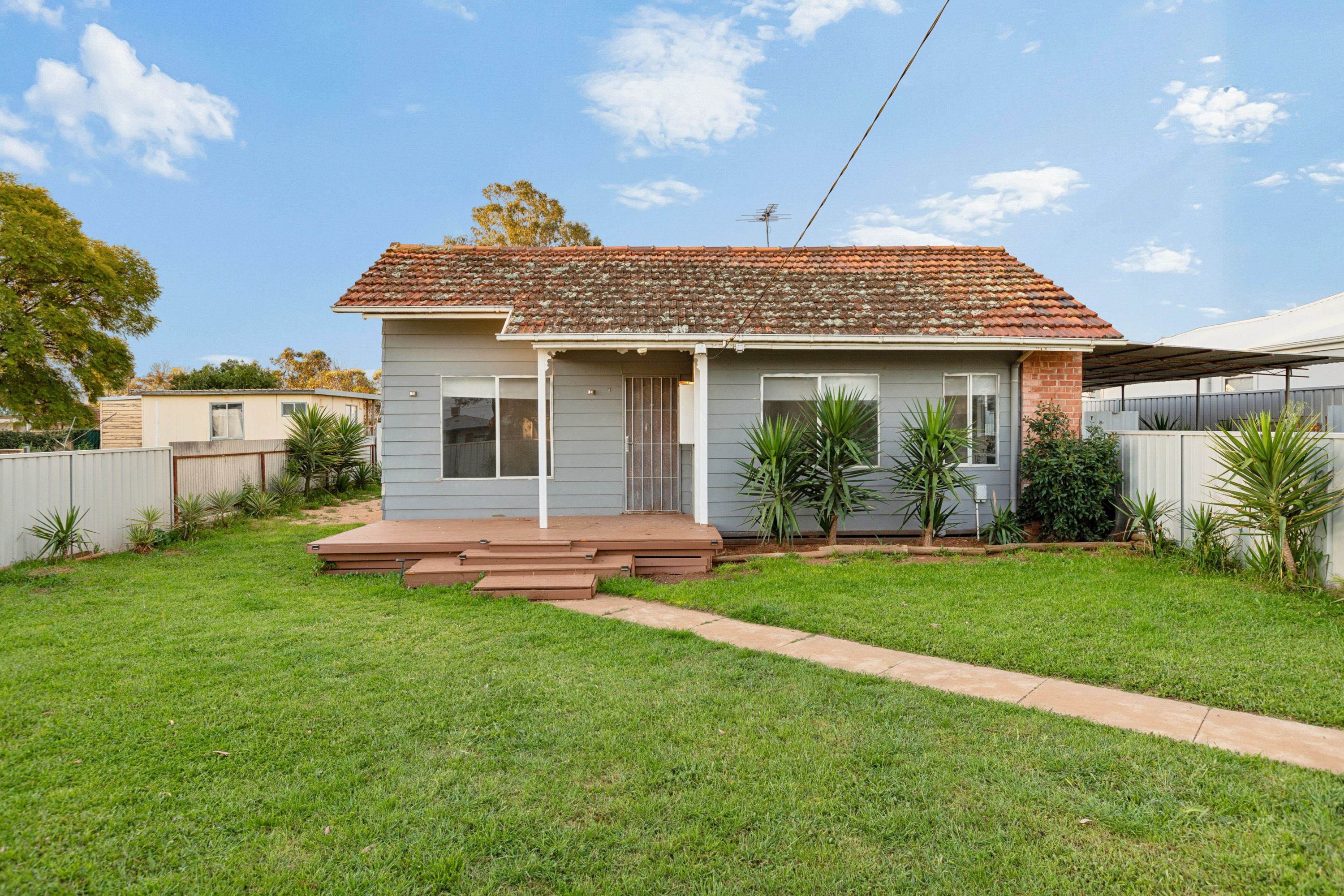 6 Loddon Avenue — photo 2 of 13