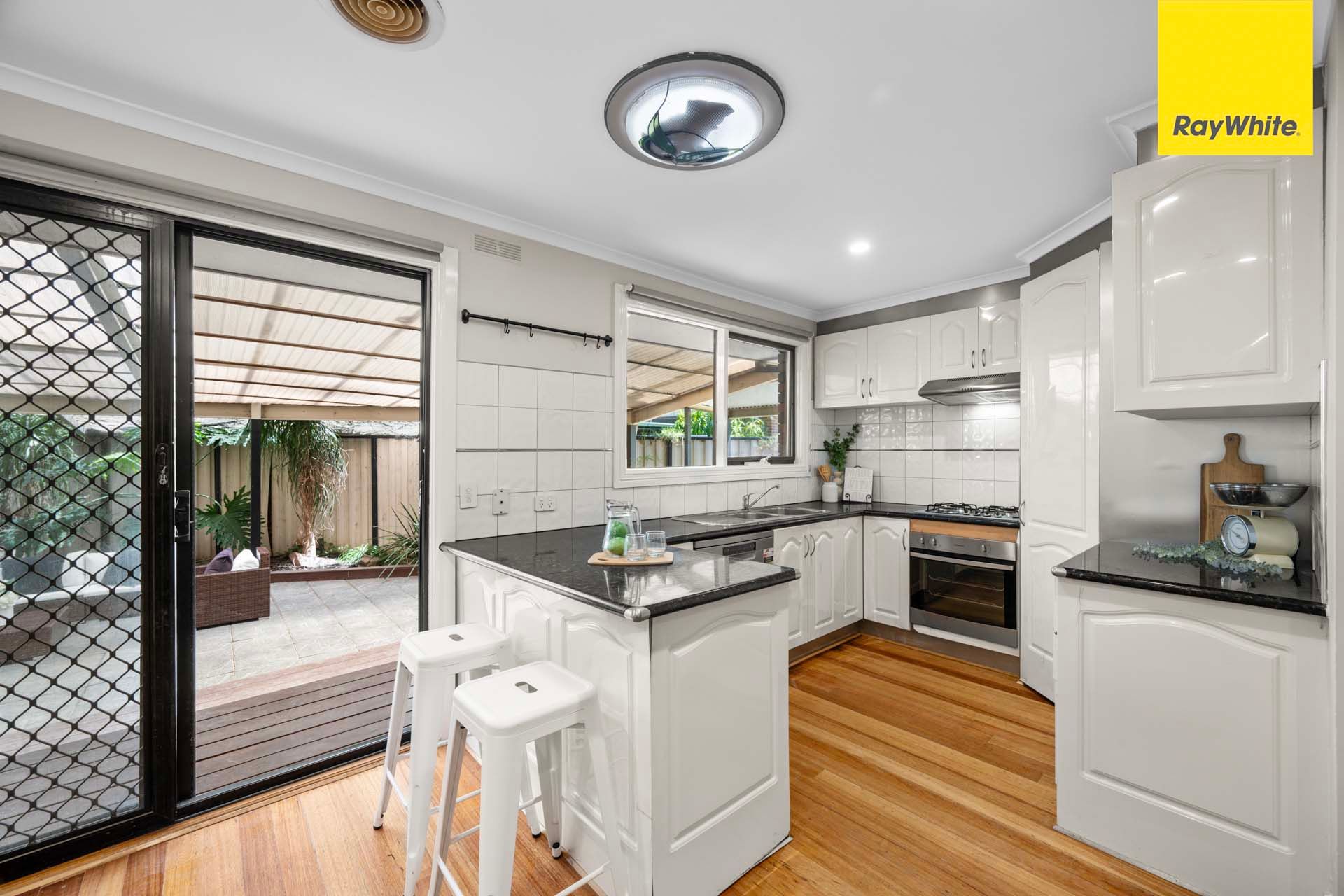 5 Julian Place, Melton West, VIC 3337