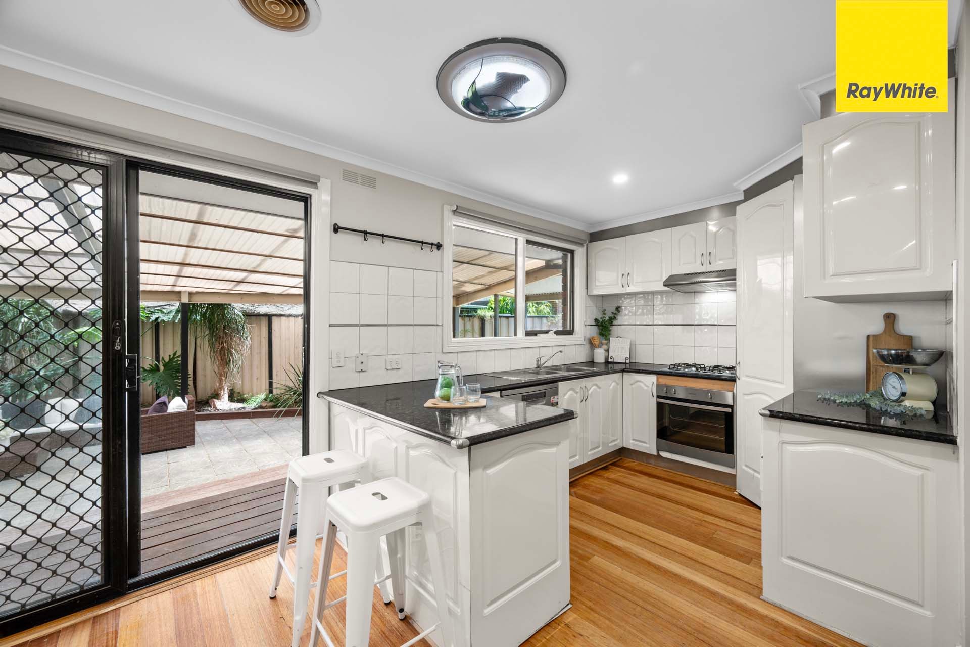 5 Julian Place, Melton West, VIC 3337