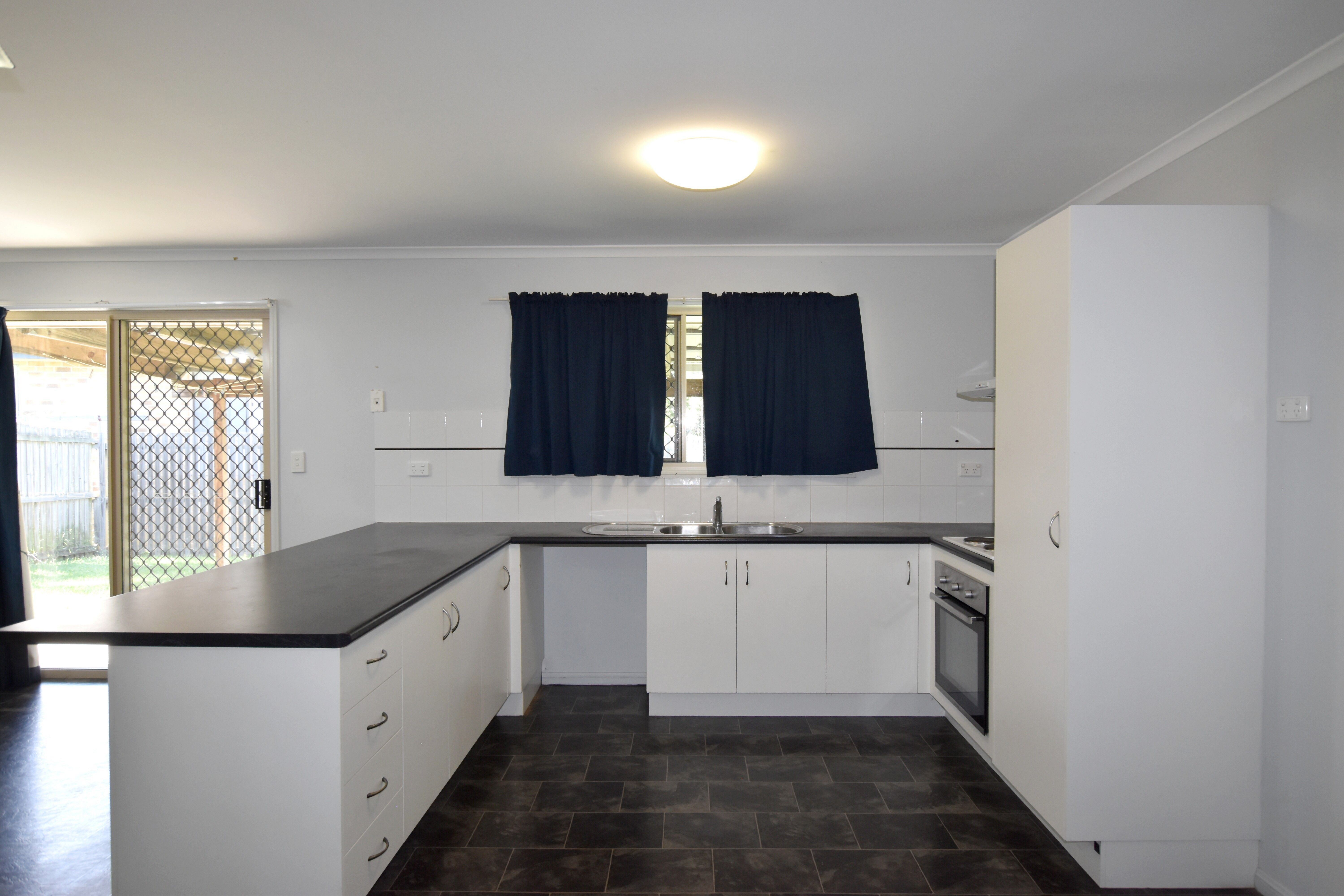 2/47 Park Street, West Gladstone, QLD 4680