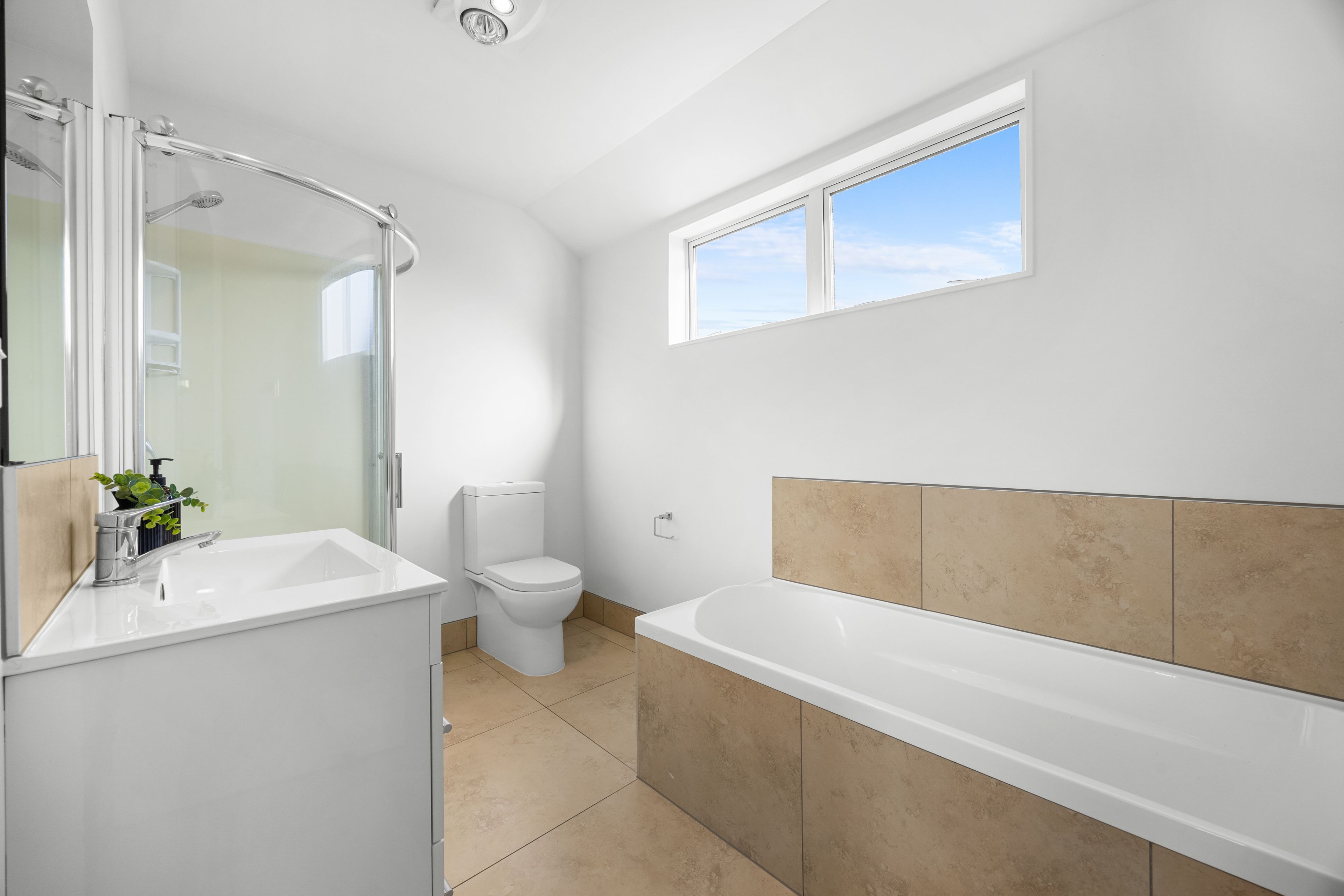 6A Alan Avenue, Henderson, Waitakere City