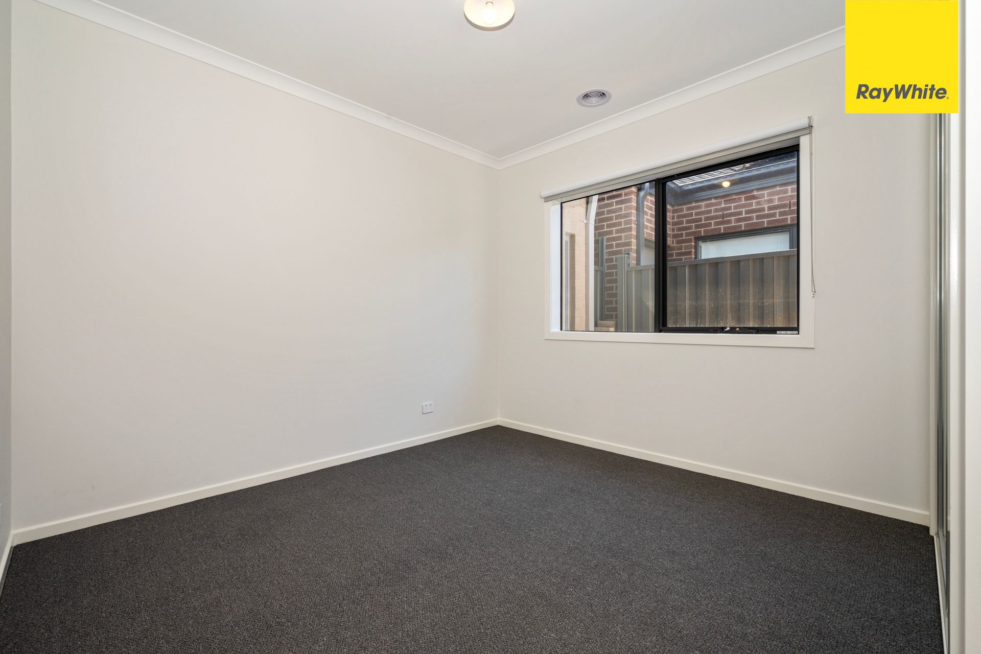 4 Trookfield Street — photo 7 of 17