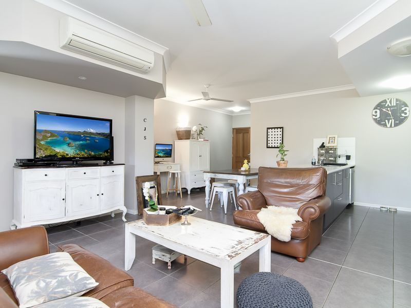 2/1766 Captain Cook Highway, Clifton Beach, QLD 4879