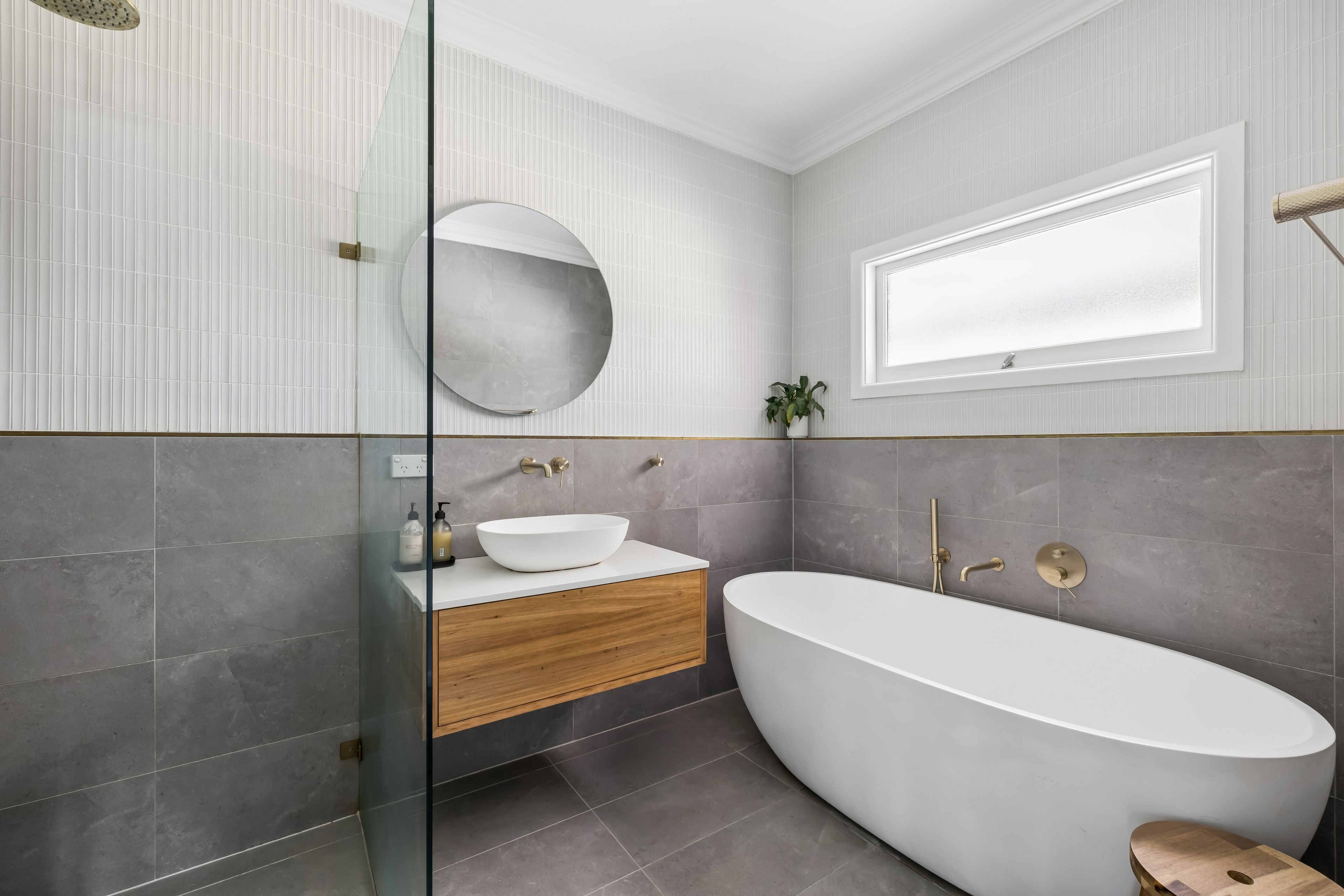 28 Russell Street — photo 8 of 14