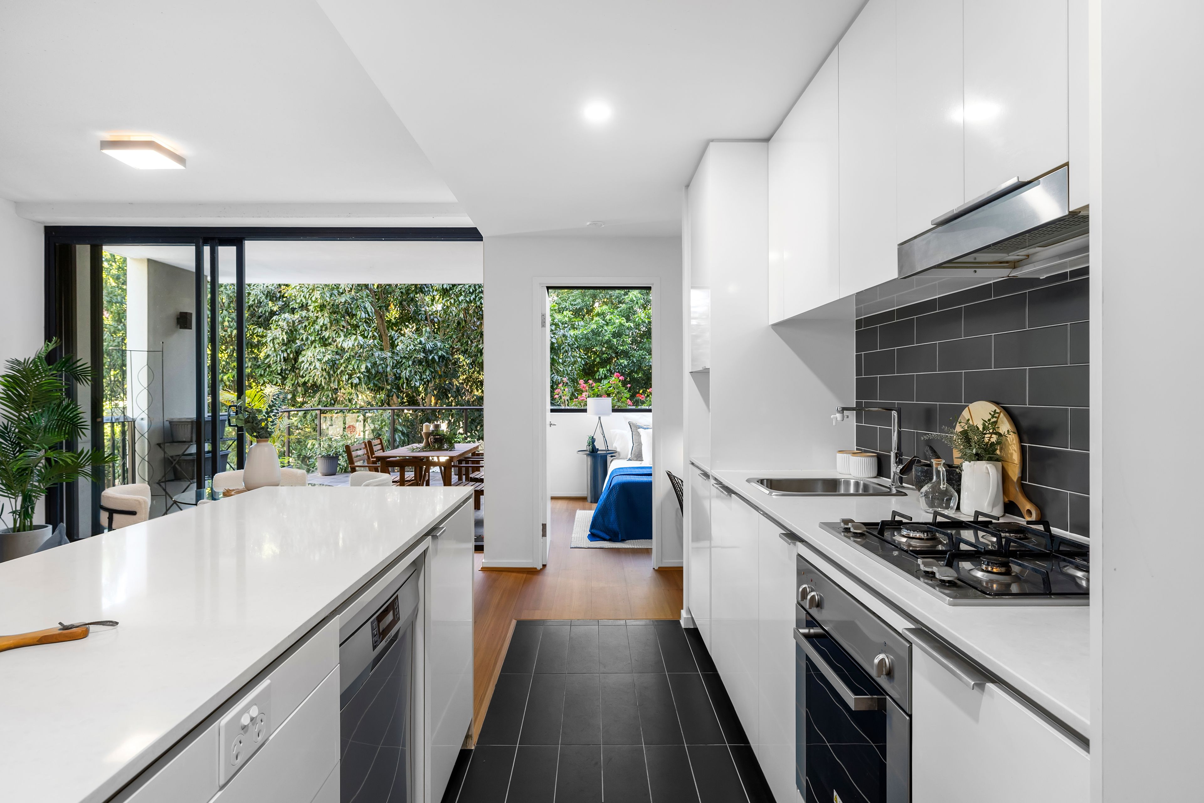 6/31 Peter Doherty Street — photo 5 of 15
