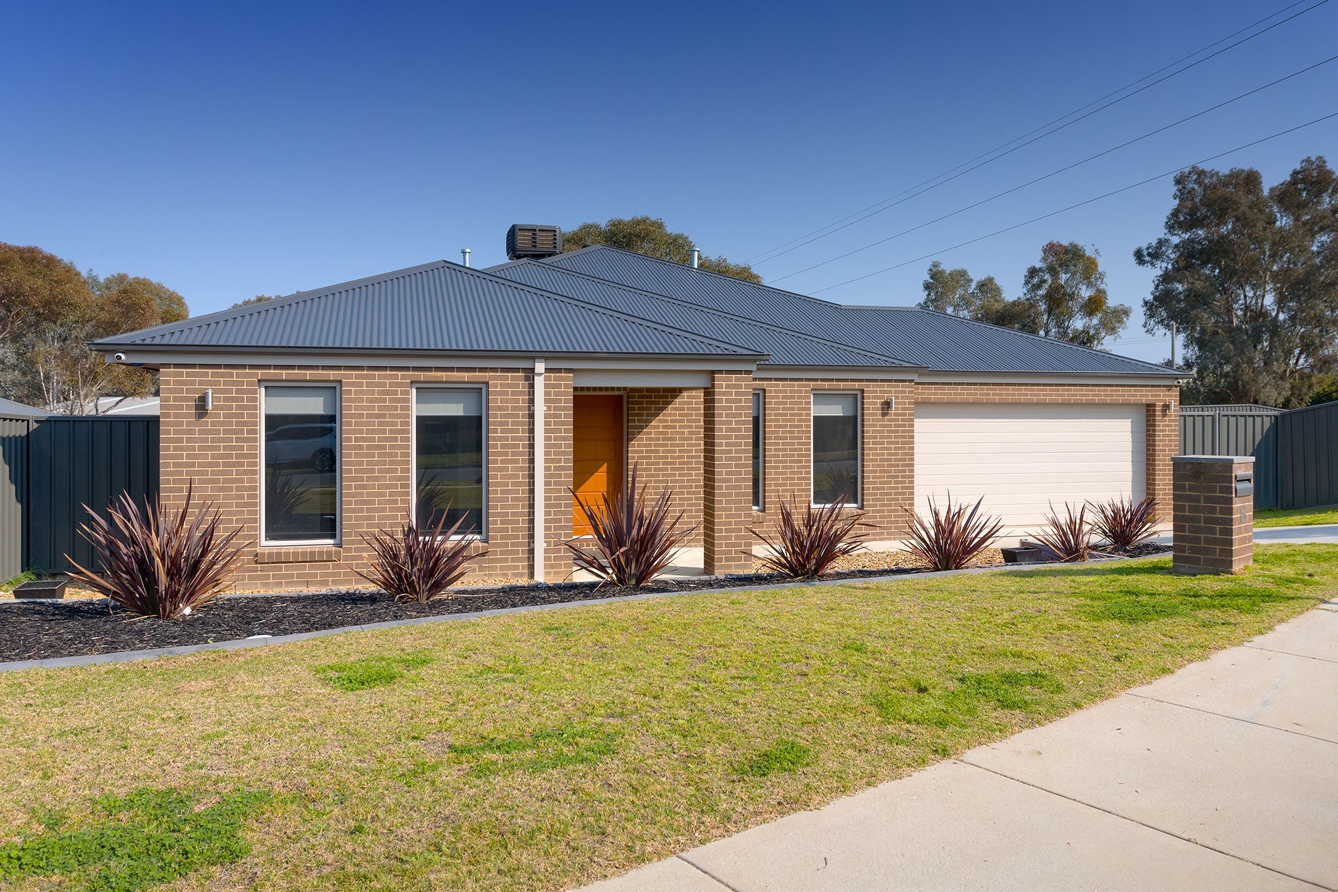8 Riverboat Drive, Thurgoona, NSW 2640