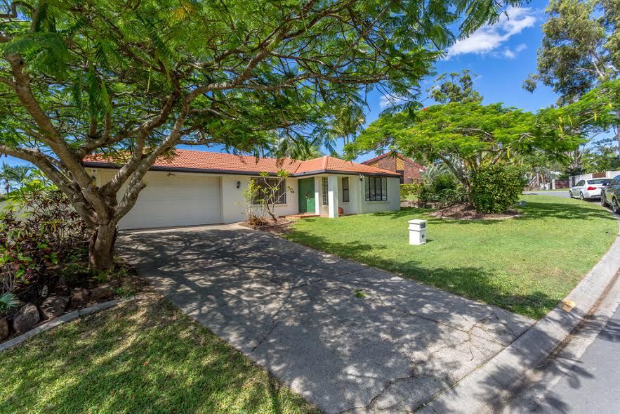 4 Grenaside Court, Robina, QLD 4226