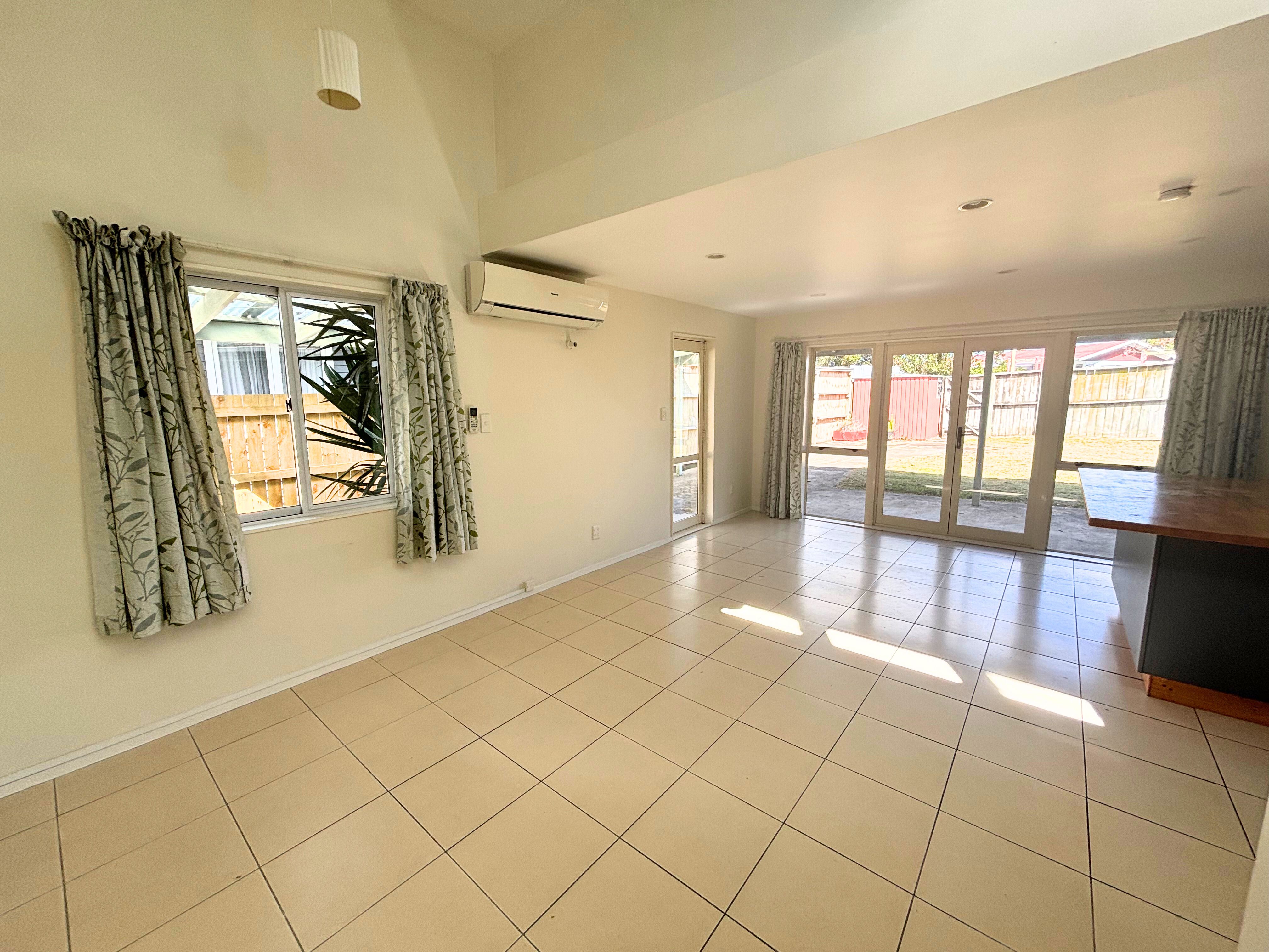18 Stokes Avenue, Te Atatu Peninsula, Waitakere City