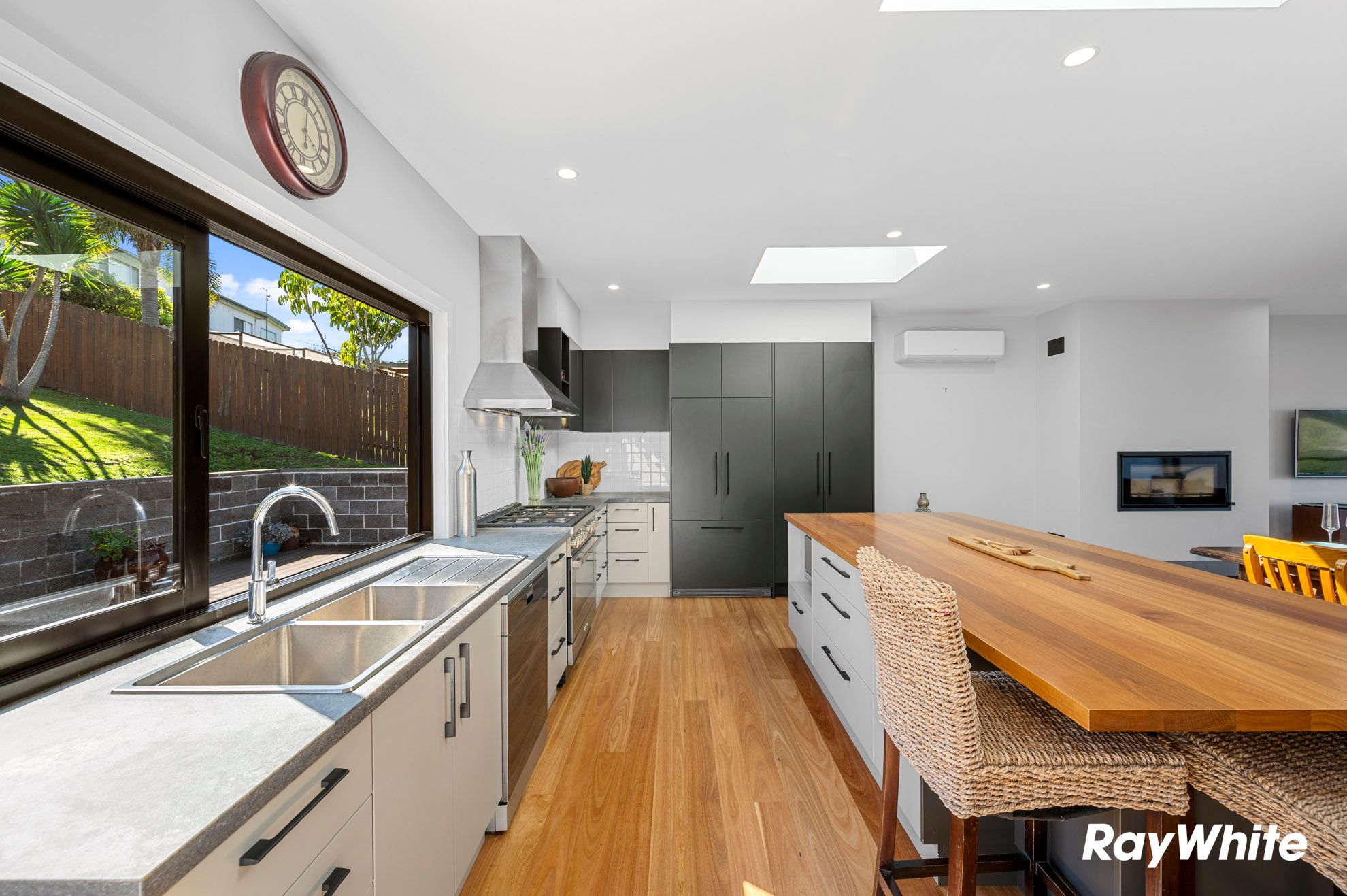 20 Beatty Crescent — photo 12 of 30