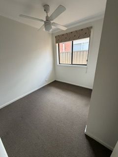6 Semillon Crescent — photo 8 of 13