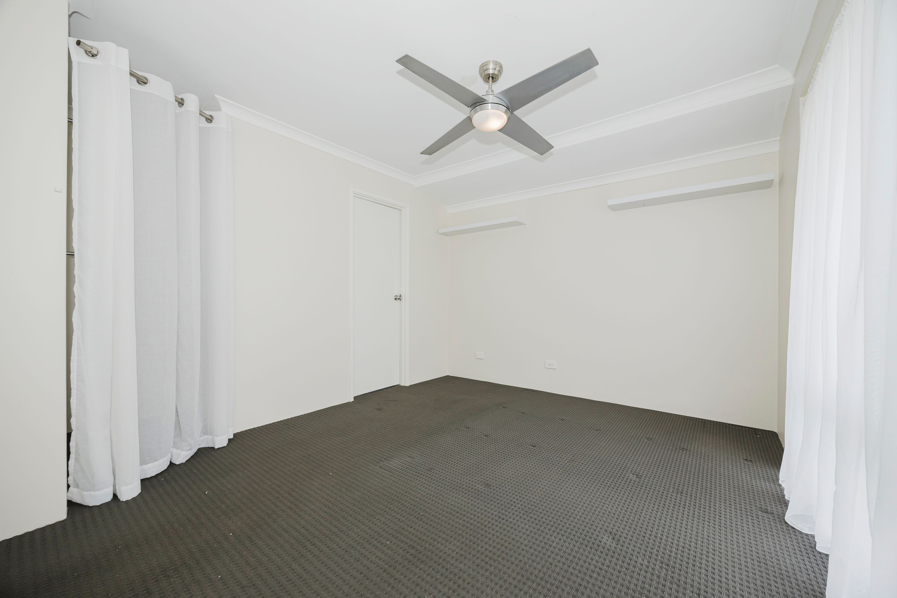 14 Pyrenees Court — photo 5 of 30