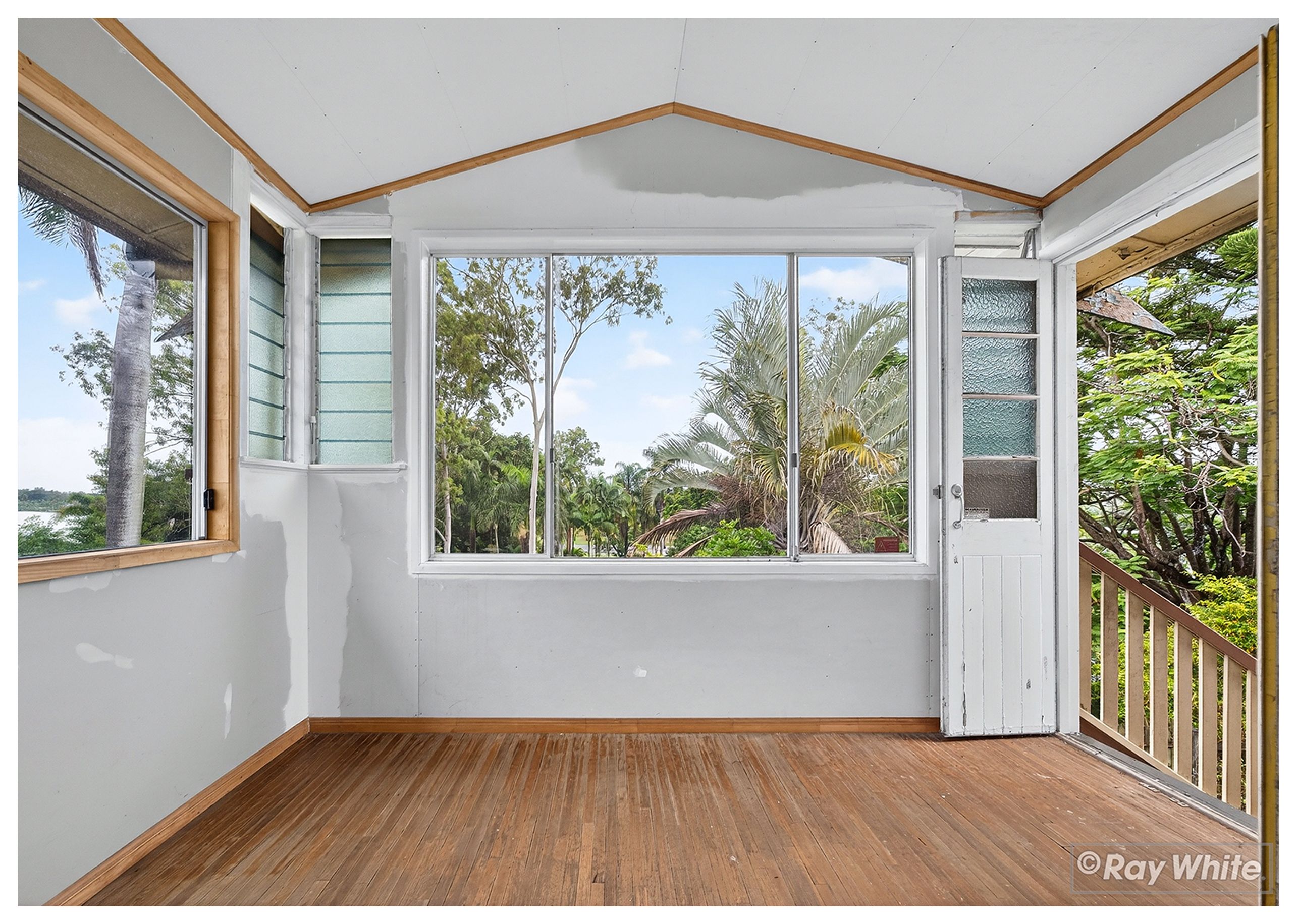 294 Upper Dawson Road, The Range, QLD 4700