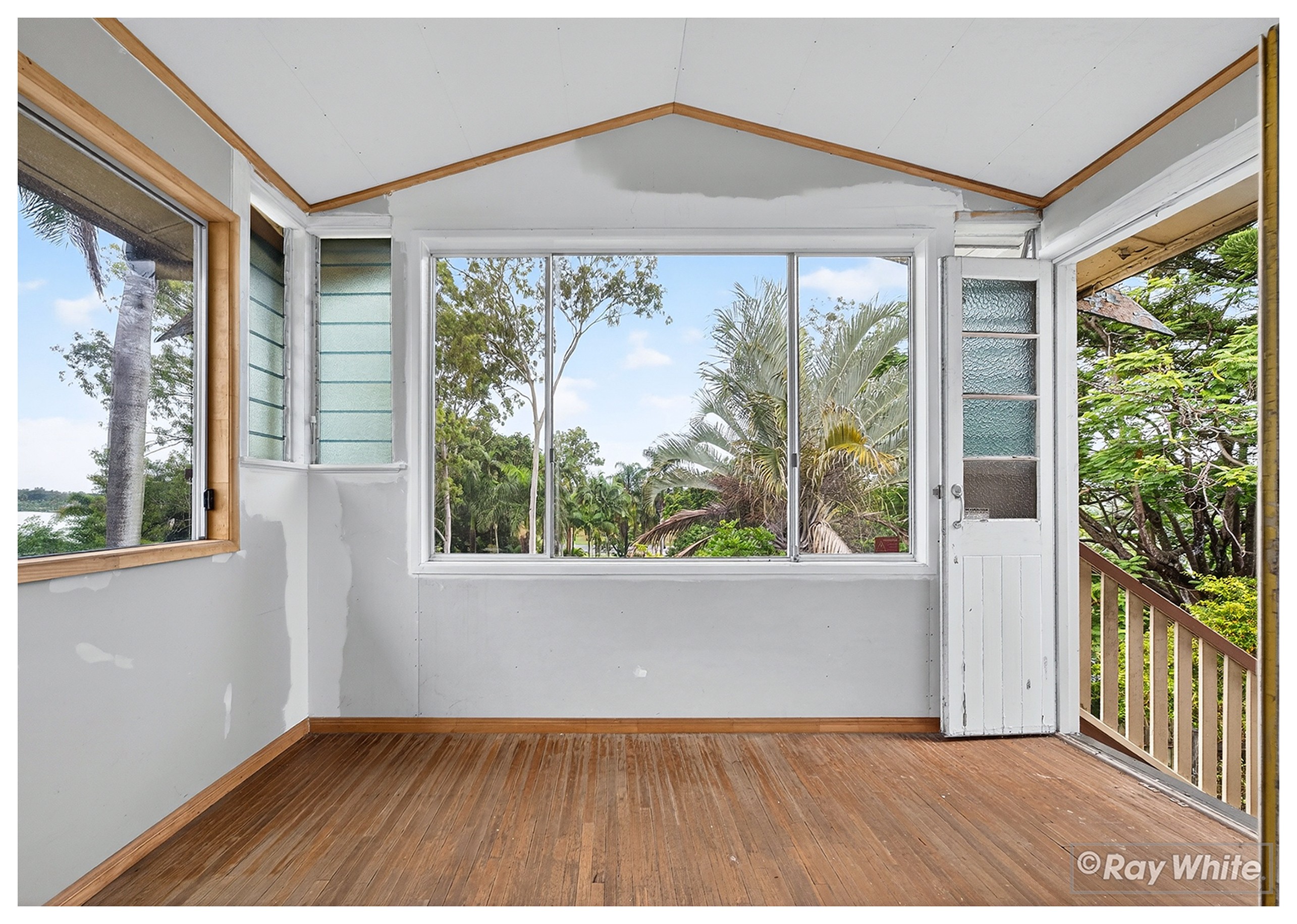 294 Upper Dawson Road, The Range, QLD 4700