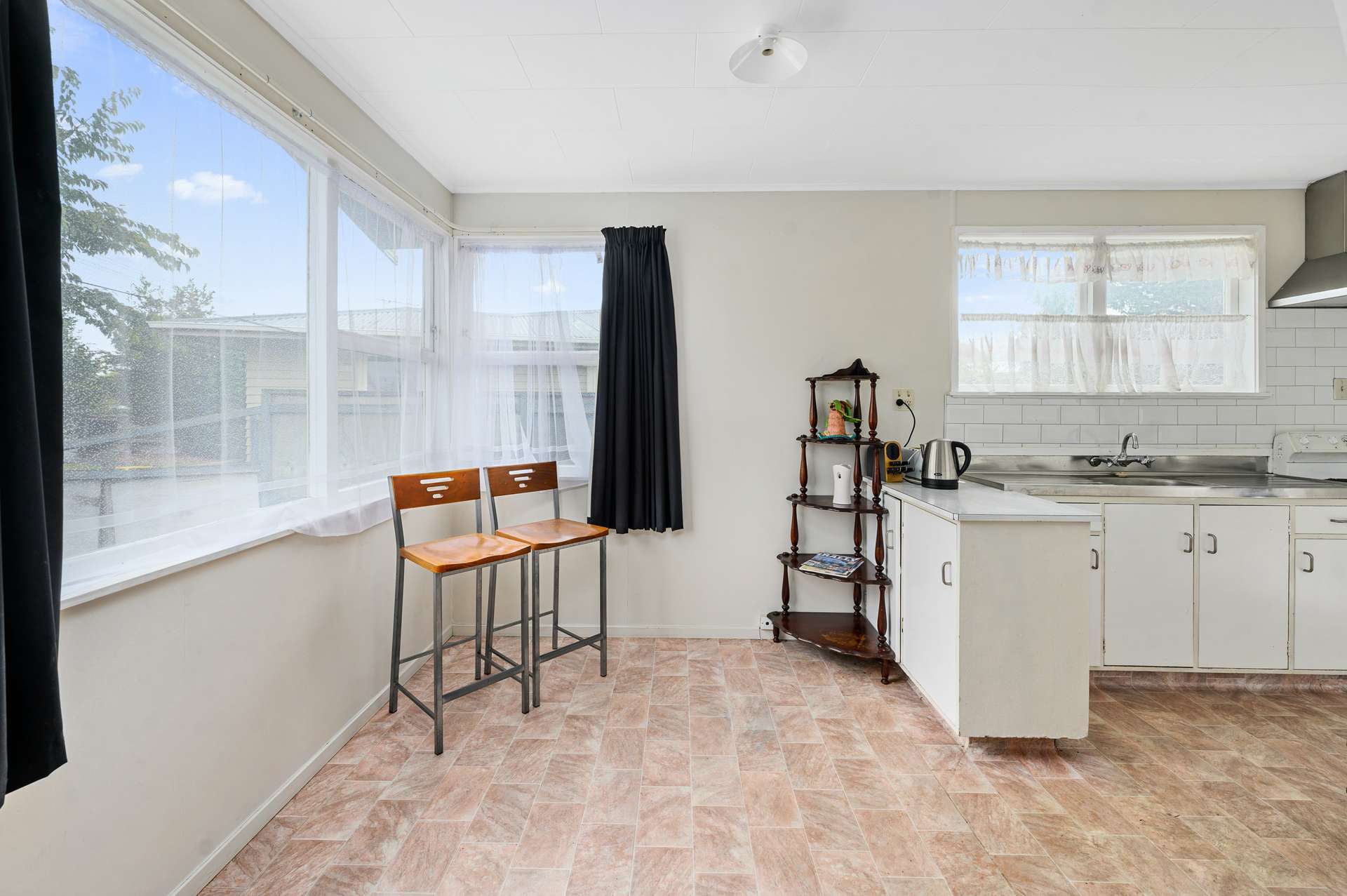 242 Sunset Road photo 5