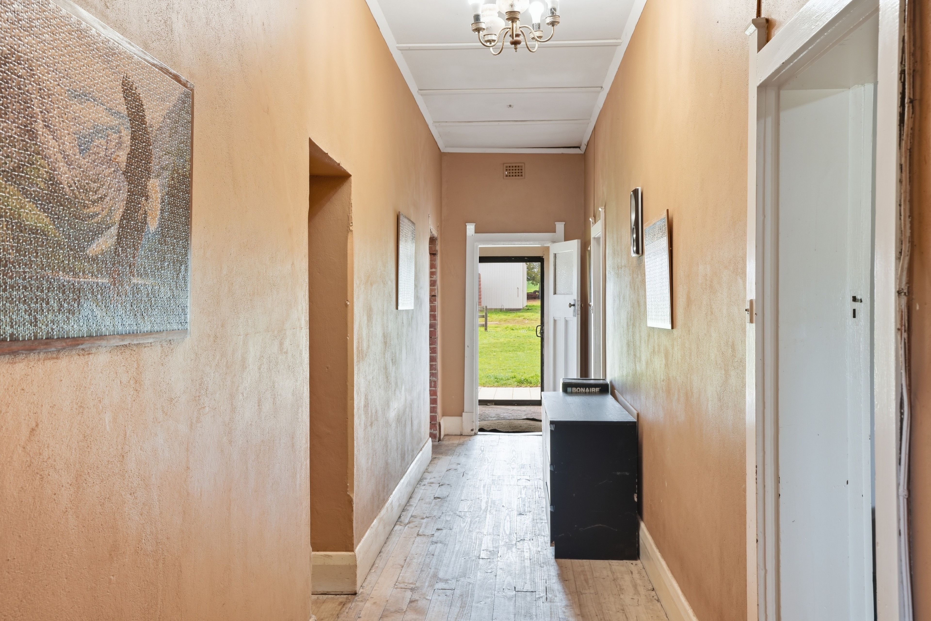 155 Molineux Road. — photo 6 of 30