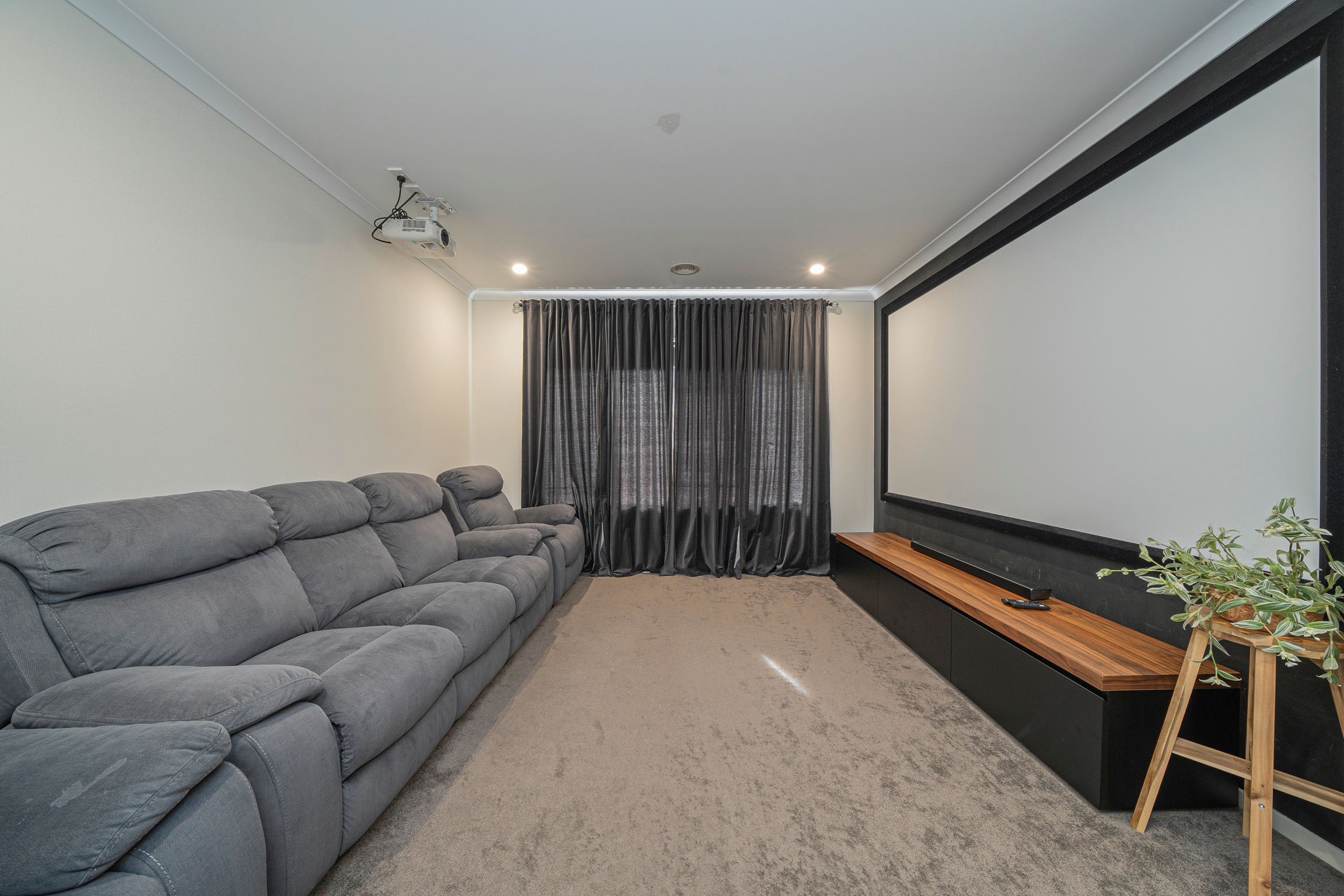 64 Graziers Crescent — photo 9 of 17