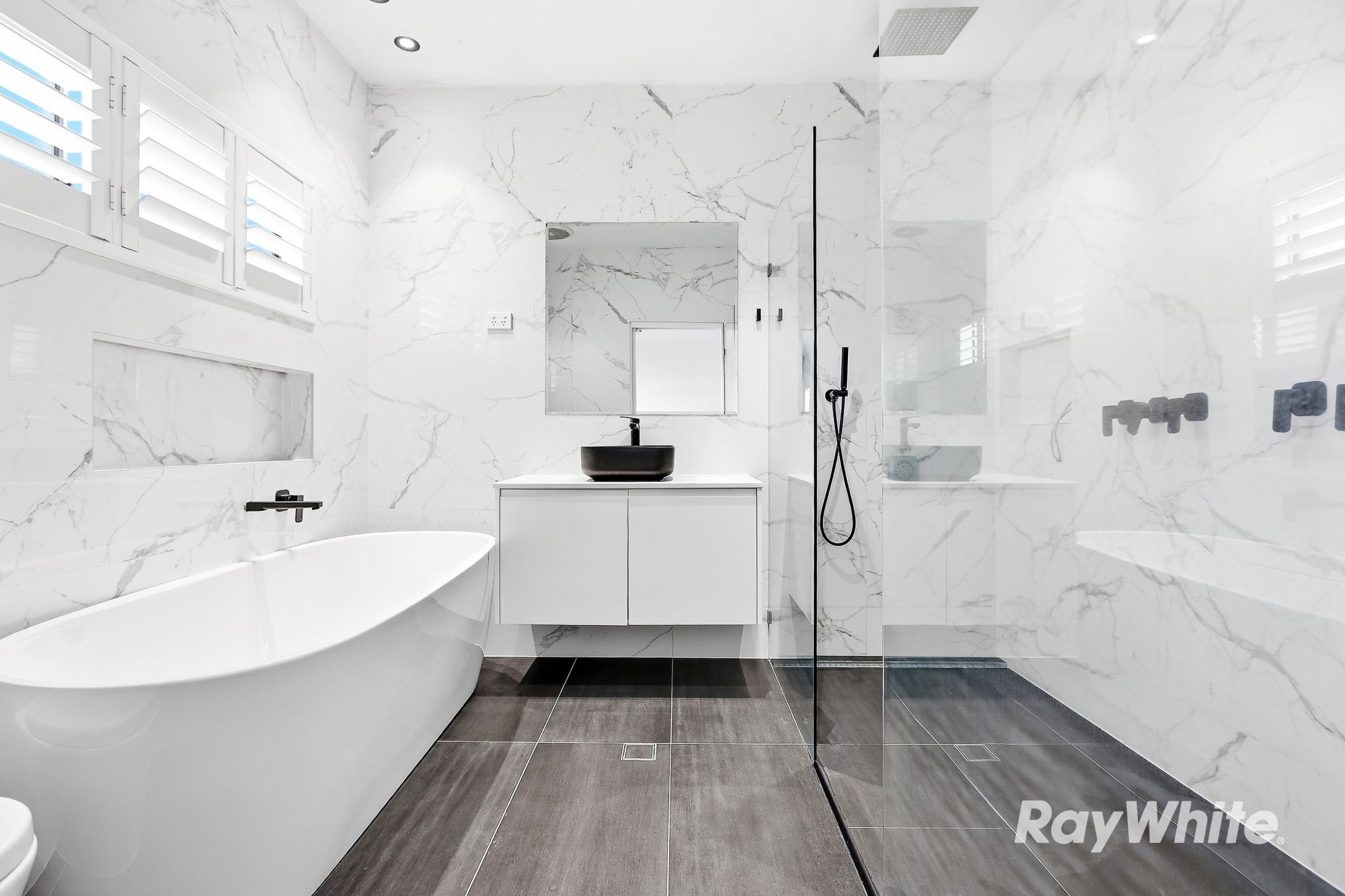 6 Nathan Crescent — photo 18 of 26