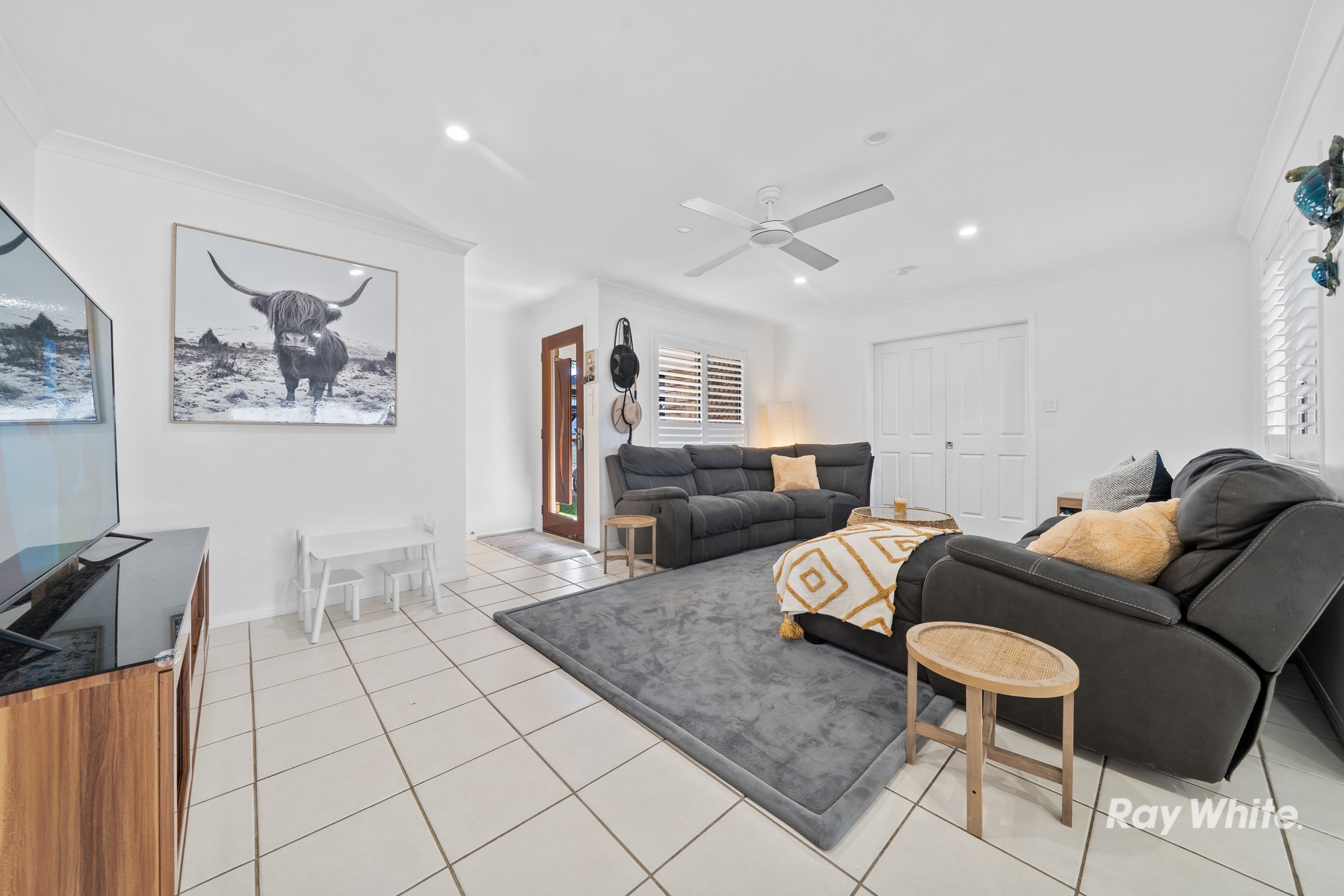 19 Sonorous Close, Regents Park, QLD 4118