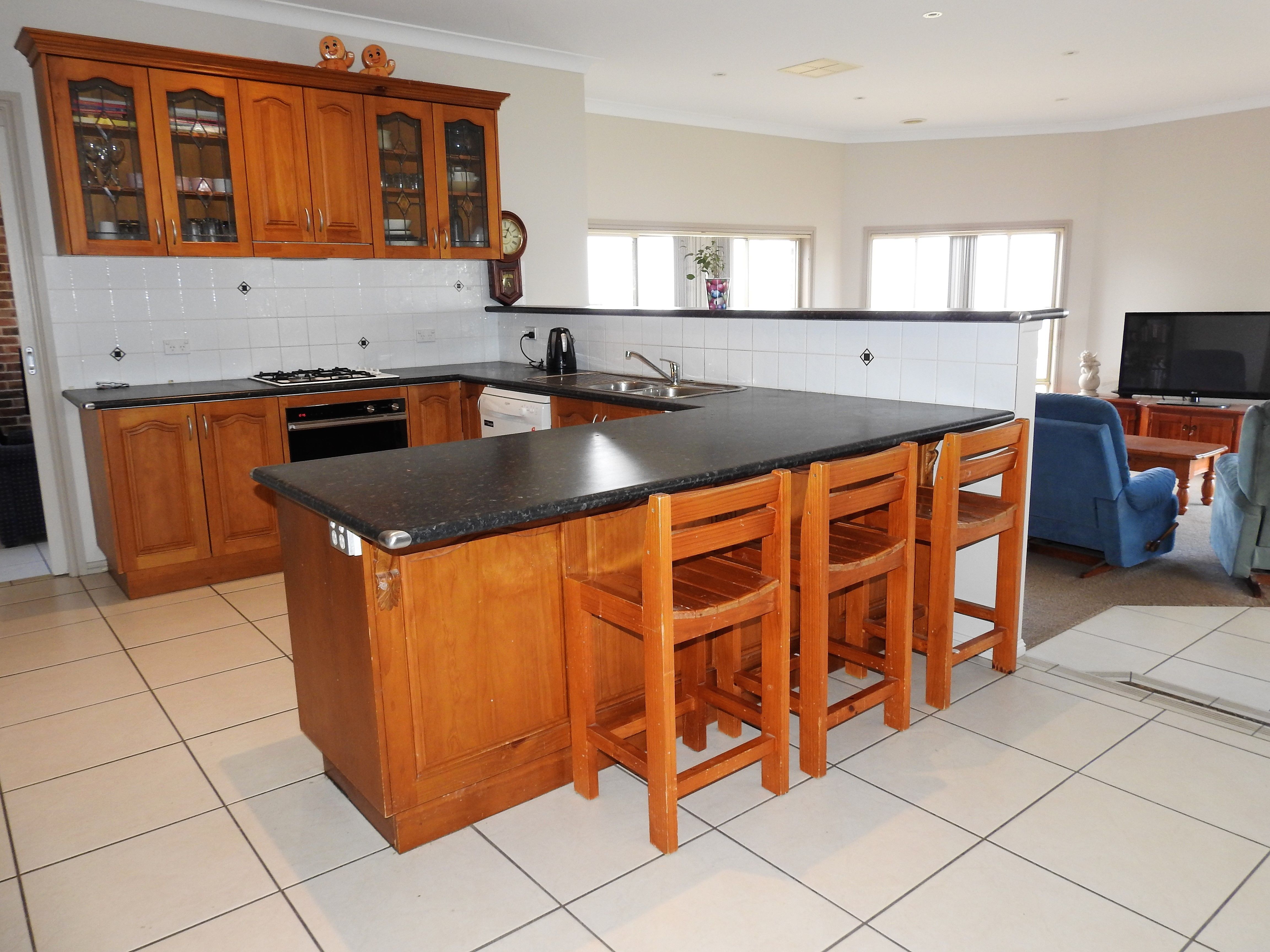 25 Settlers Place, Young, NSW 2594