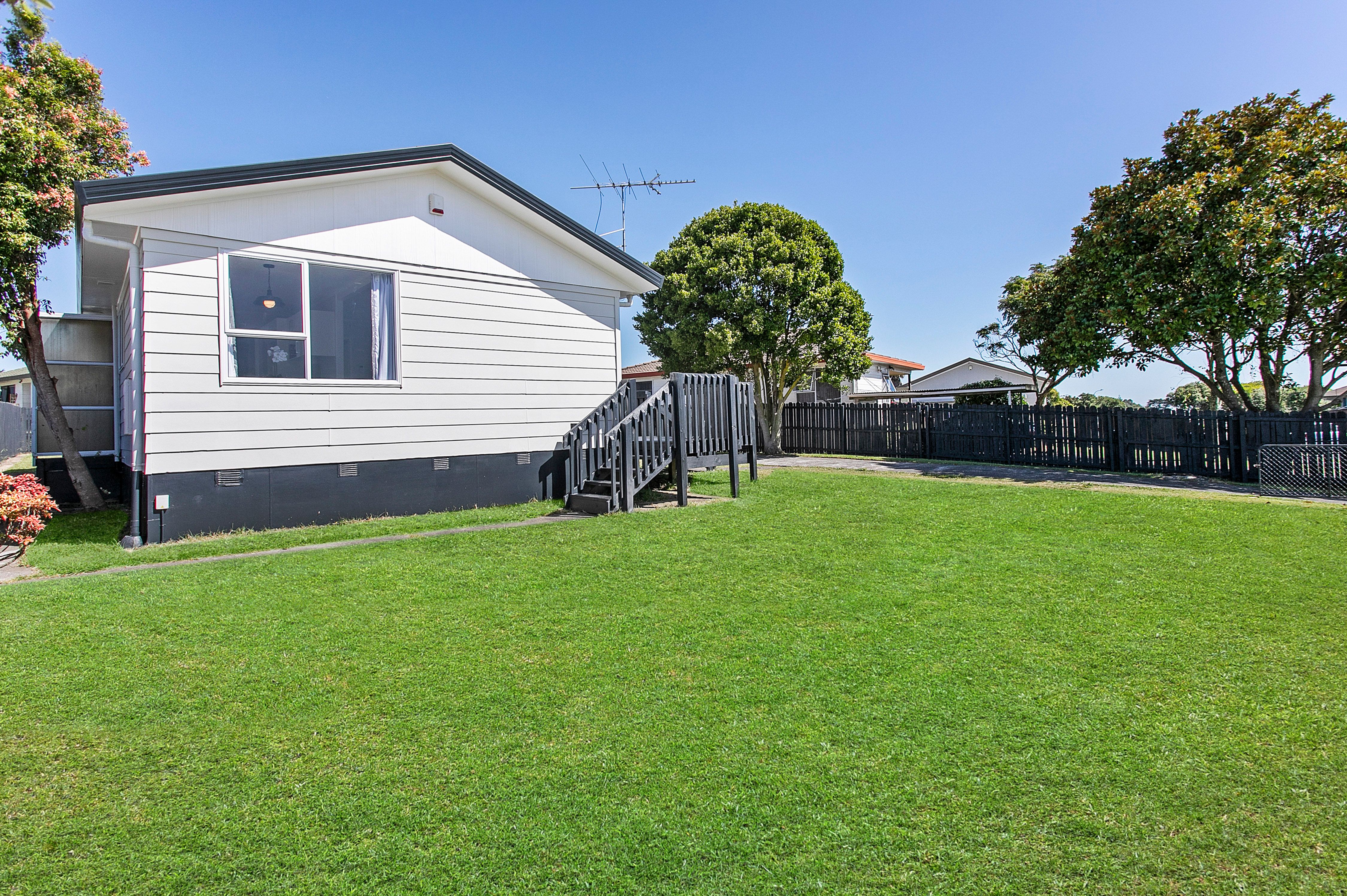 16 Etherton Drive, Weymouth, Manukau City