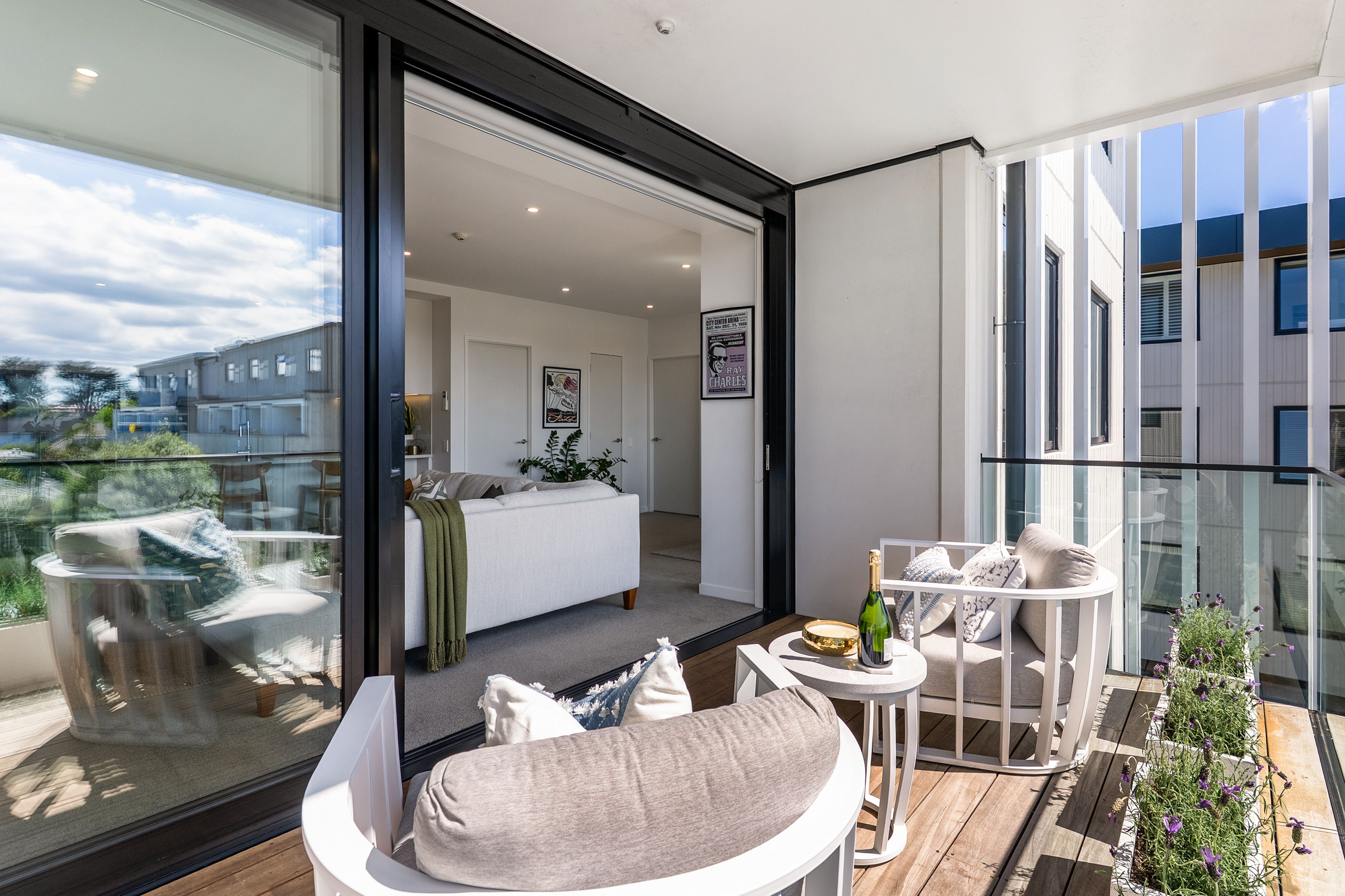 207/8A Lake Pupuke Drive, Takapuna, North Shore City