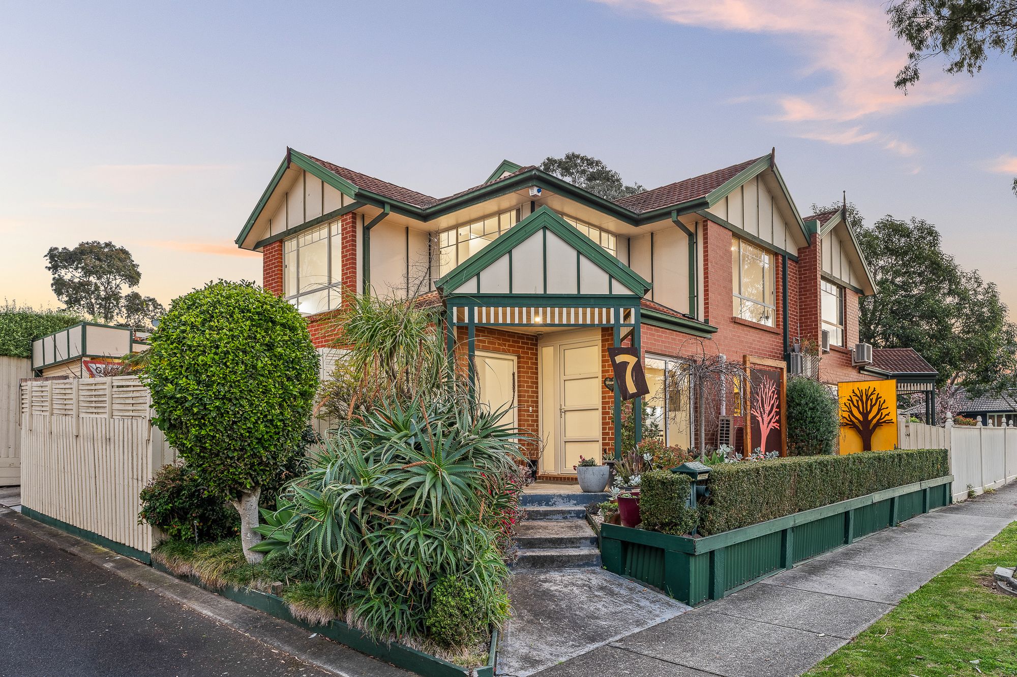 7 Scarborough Square — photo from Ray White Box Hill