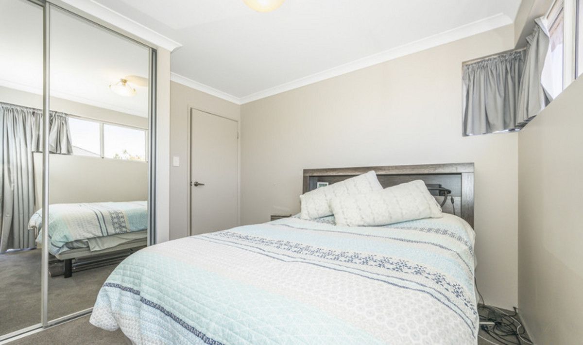 36 Bowline Avenue — photo 11 of 21