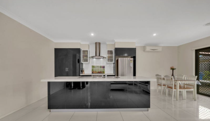 37 Paxford Drive, Cranbourne North, VIC 3977