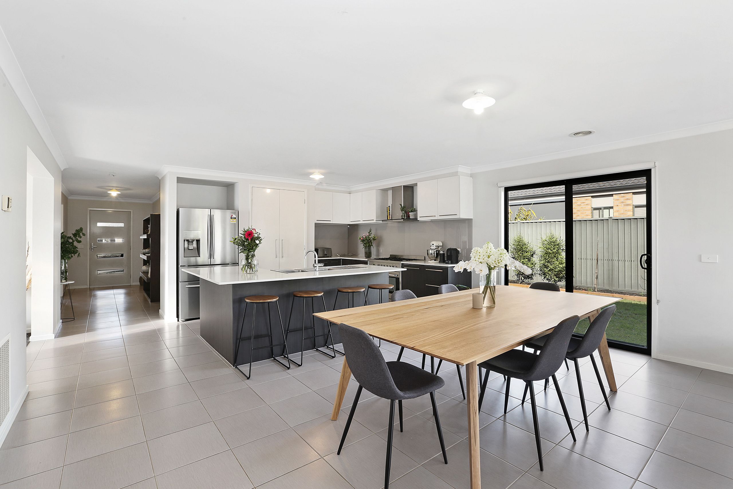 28 Grand Lakes Way, Lara, VIC 3212