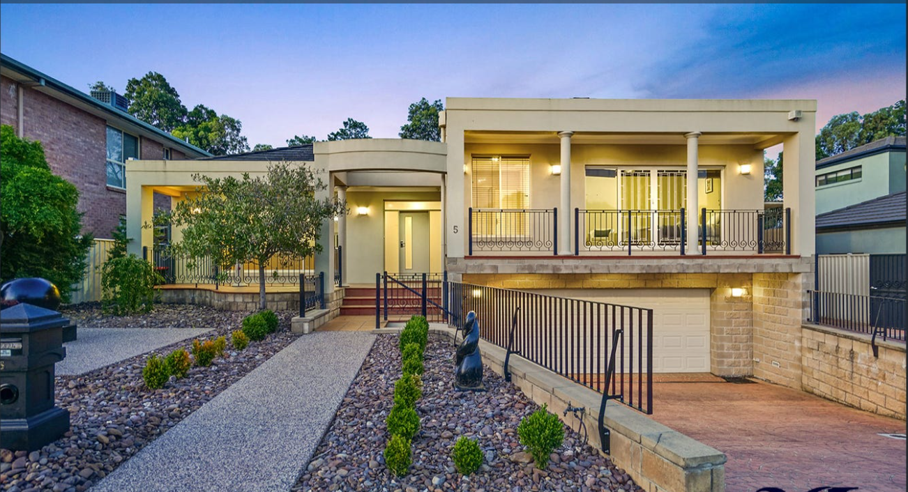 5 Windsor Gardens, Caroline Springs, VIC 3023