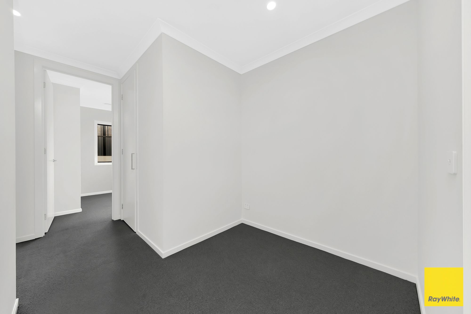4 Pyrus Crescent — photo 9 of 15