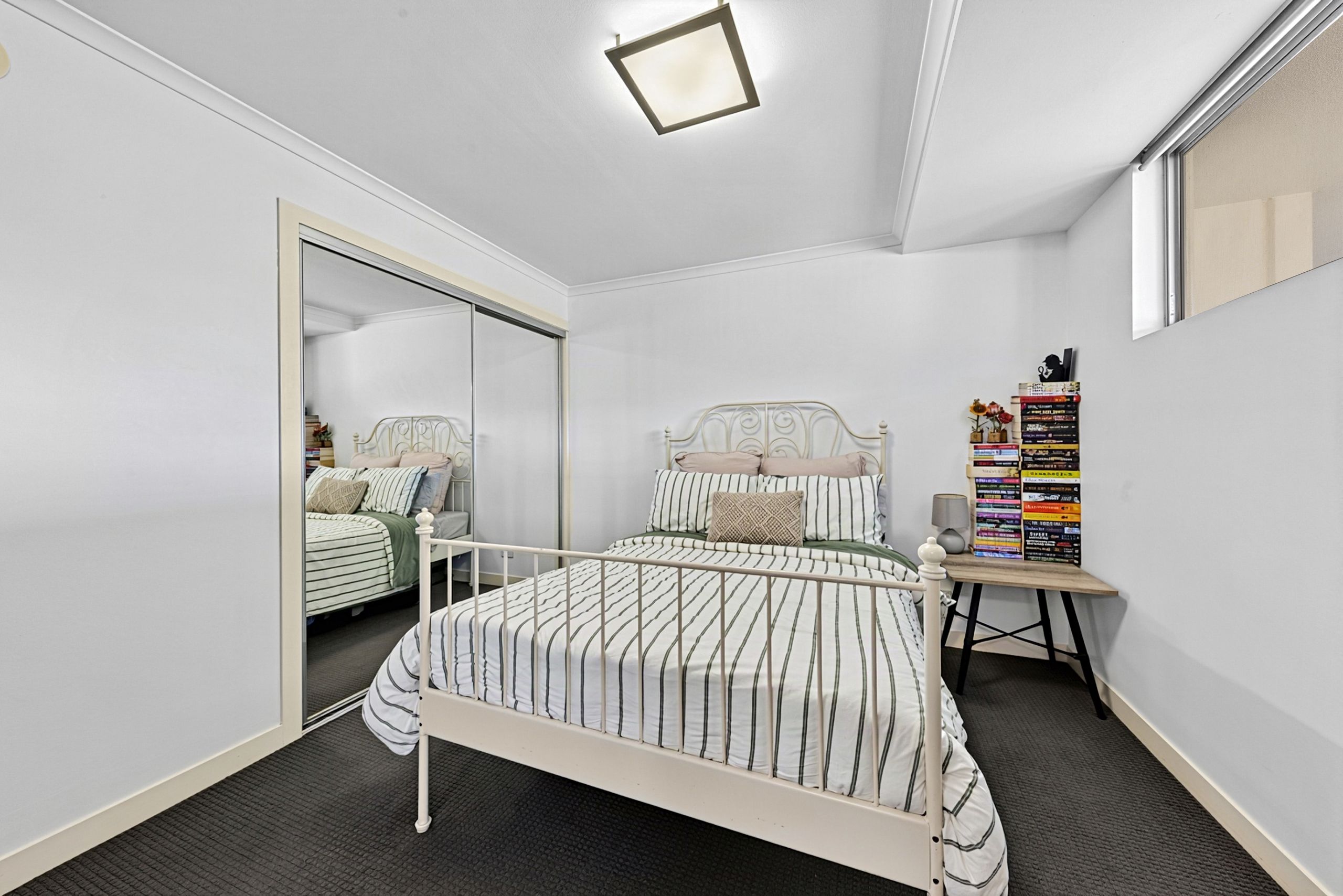 2105/1A Mungar Street — photo 9 of 12