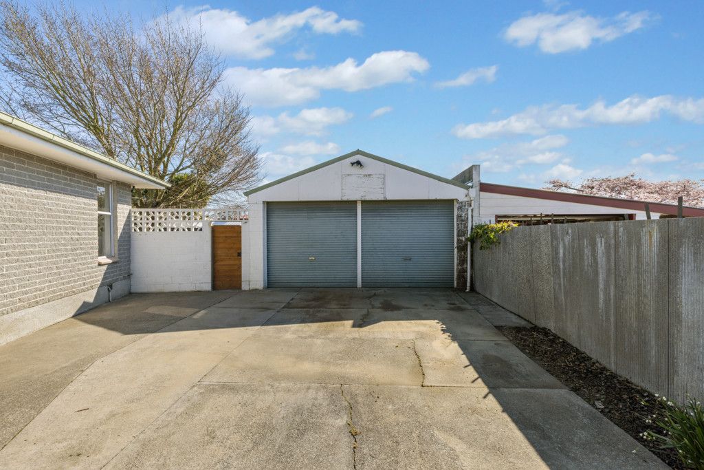 12 Roswell Place, Islington, Christchurch City