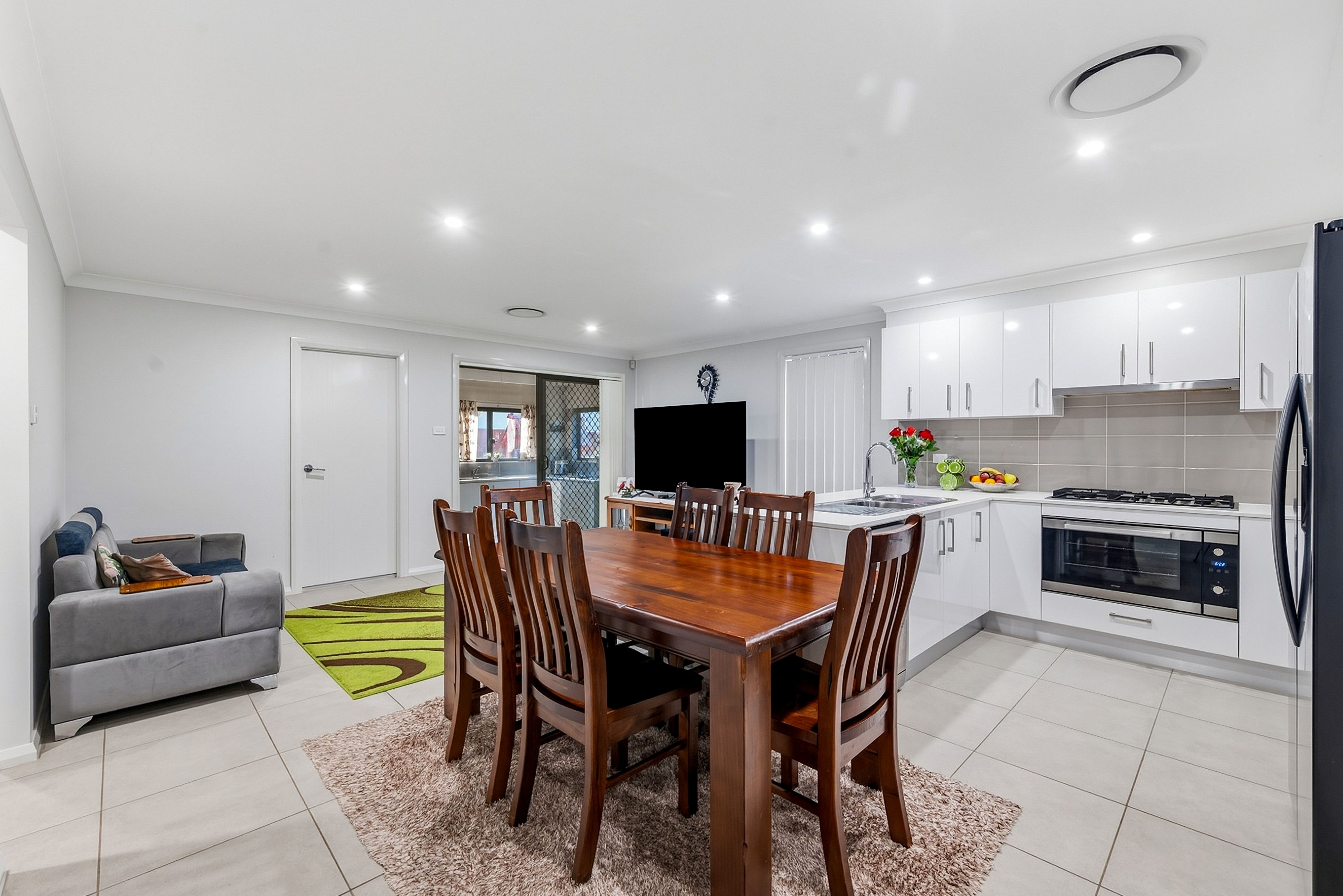 27 Greenberg Street — photo 3 of 12