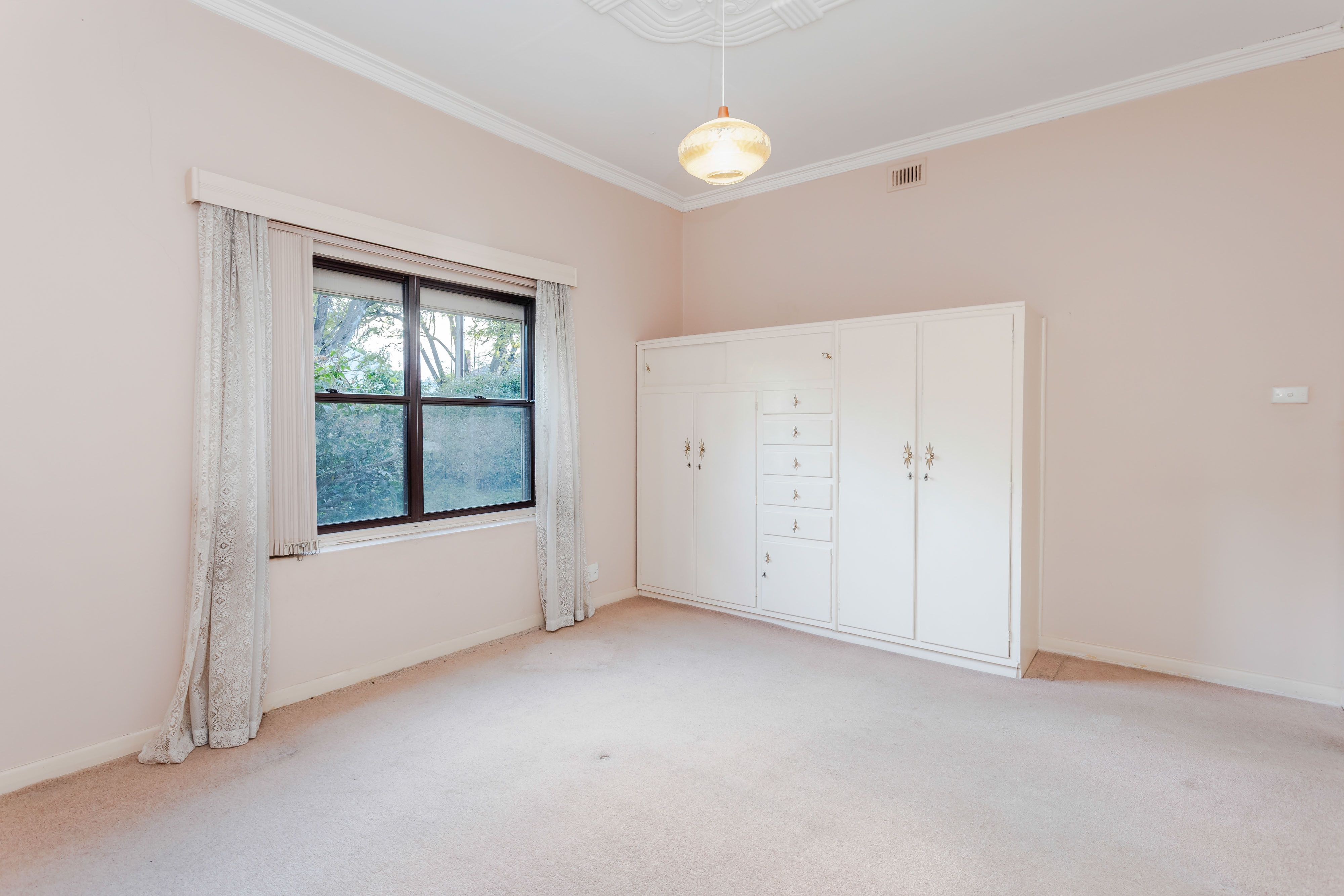 8 Samson Avenue — photo 10 of 16