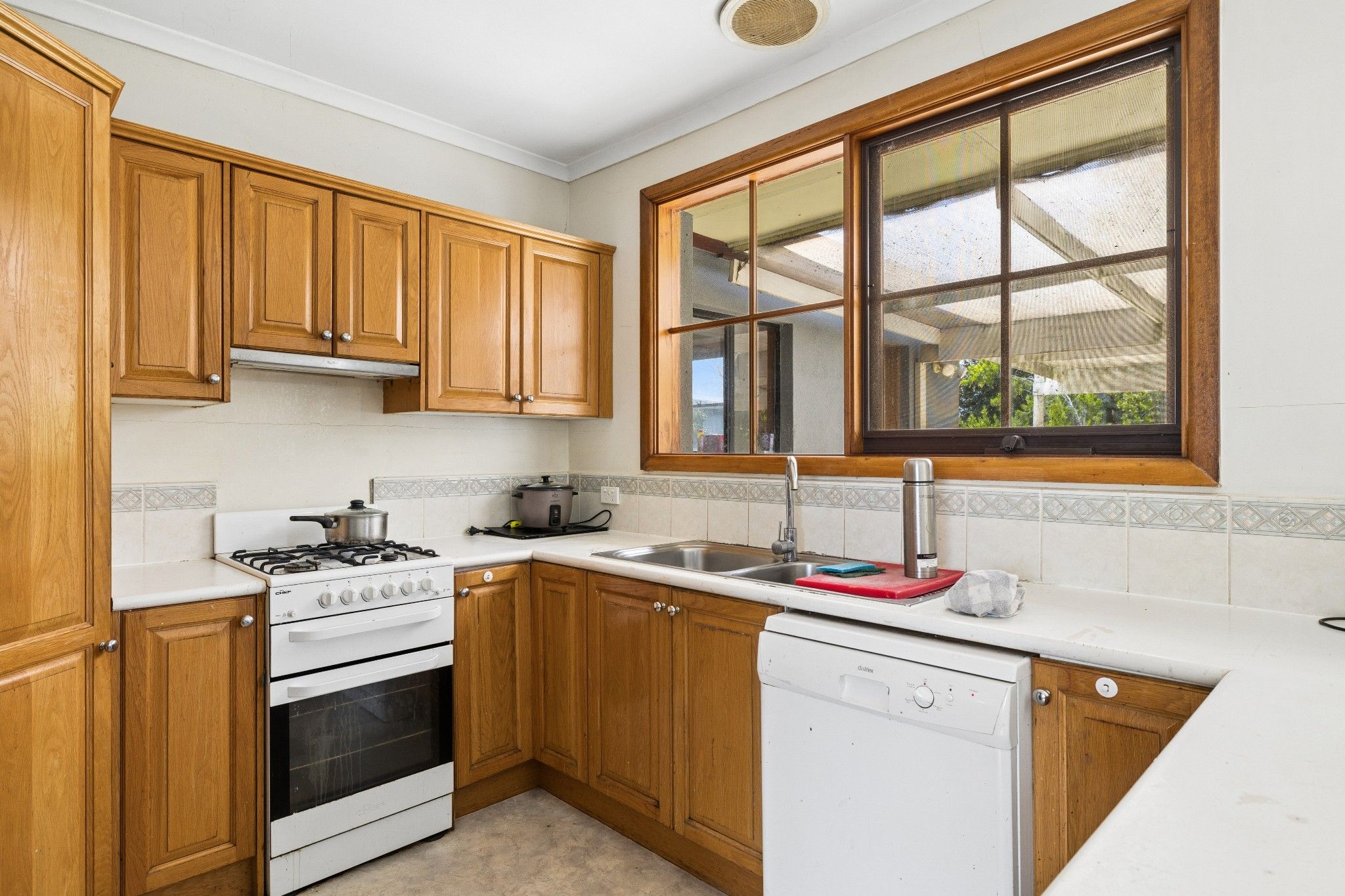 42 Centenary Crescent — photo 6 of 24