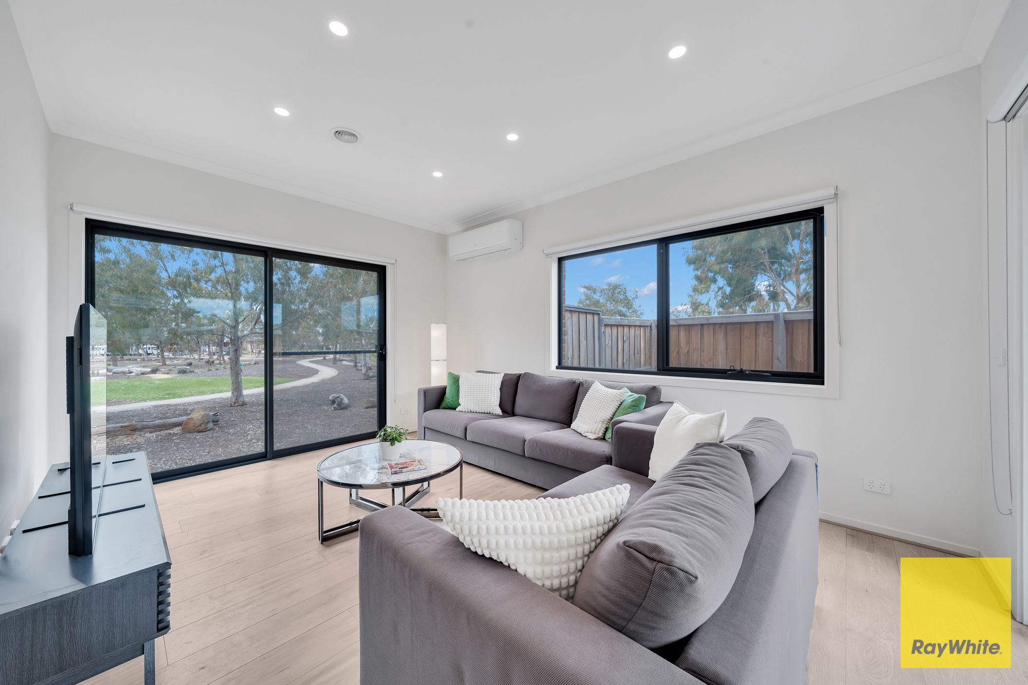 8/4 Westonbury Drive — photo 13 of 30
