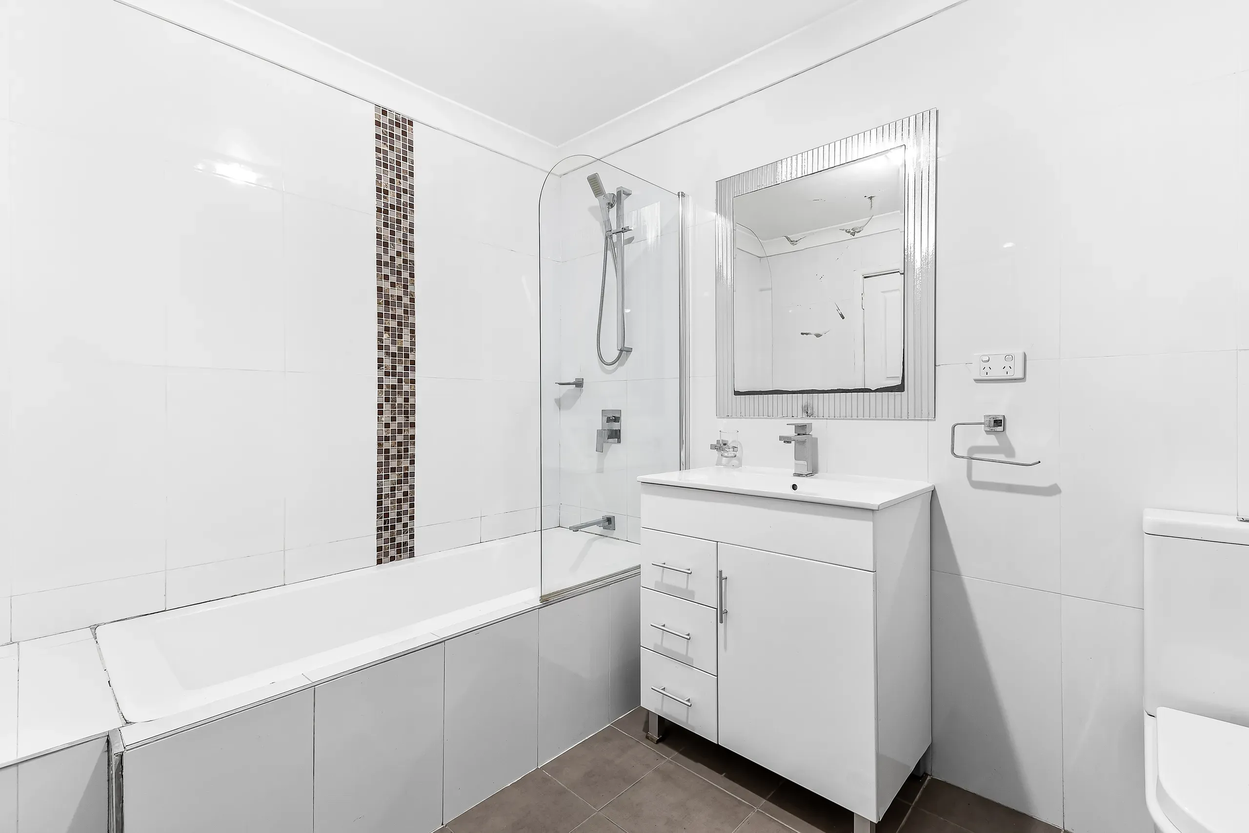 47 Banks Road — photo 12 of 17