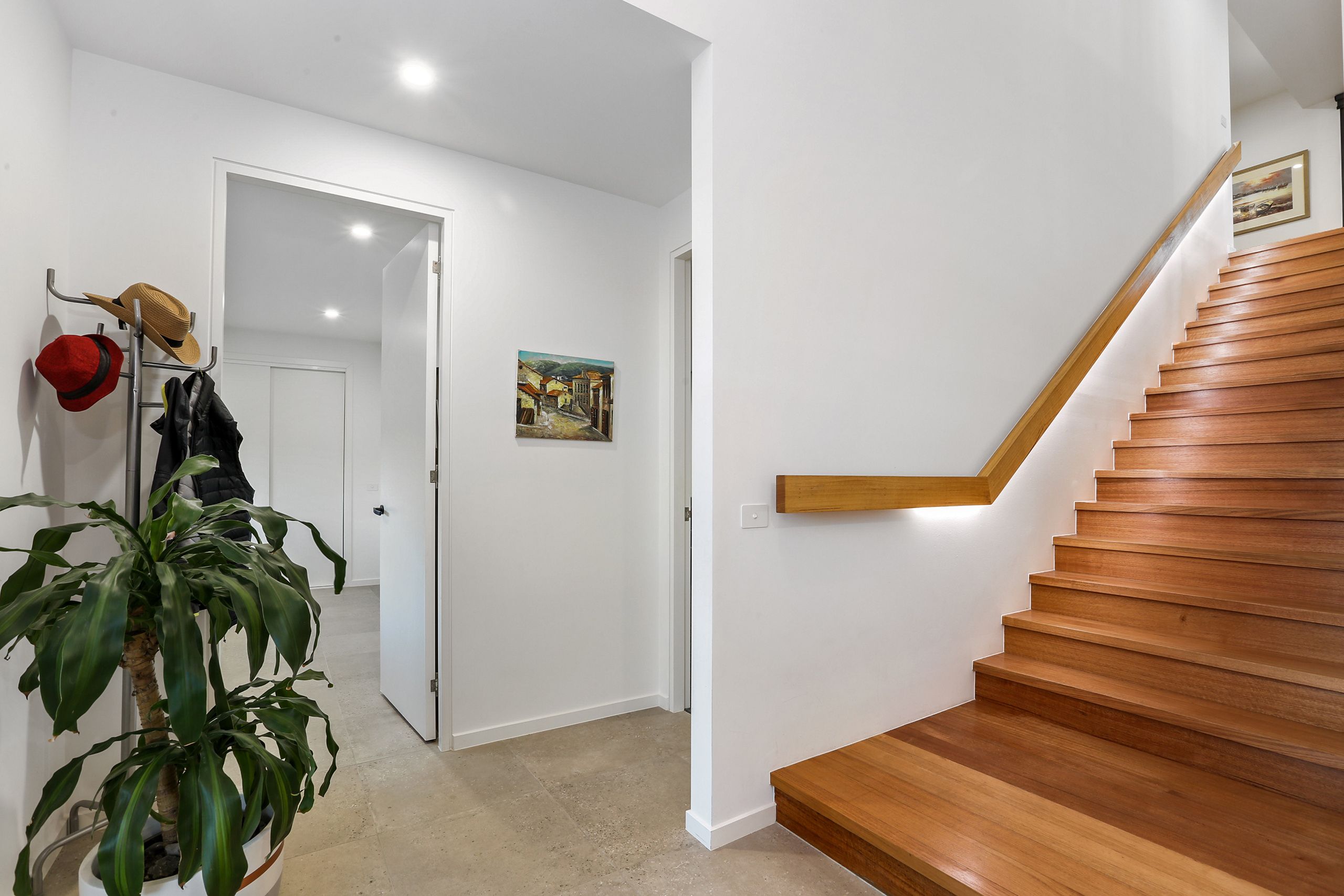 4 Woolondoon Drive, Highton, VIC 3216
