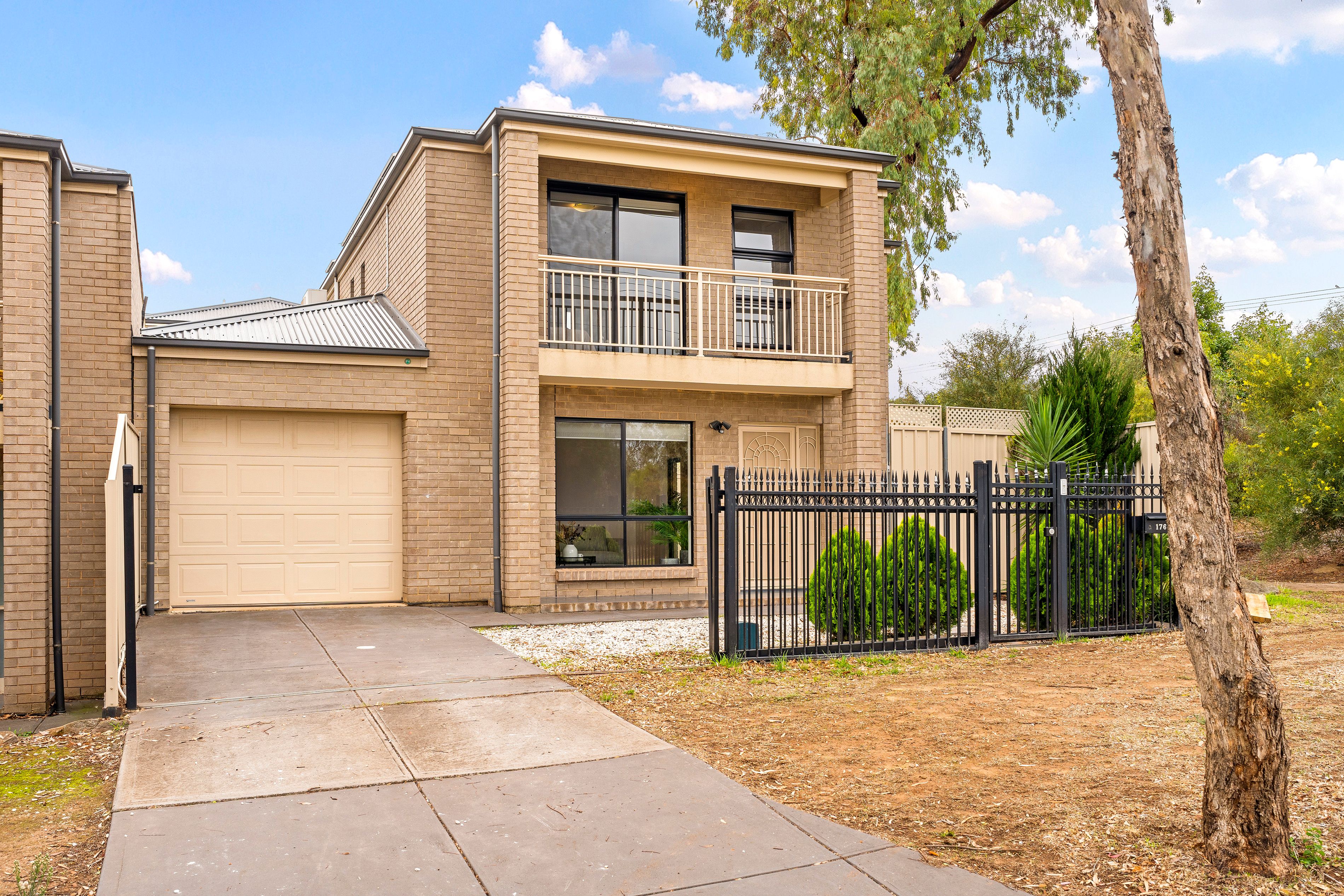 176 Brougham Drive, Valley View, SA 5093