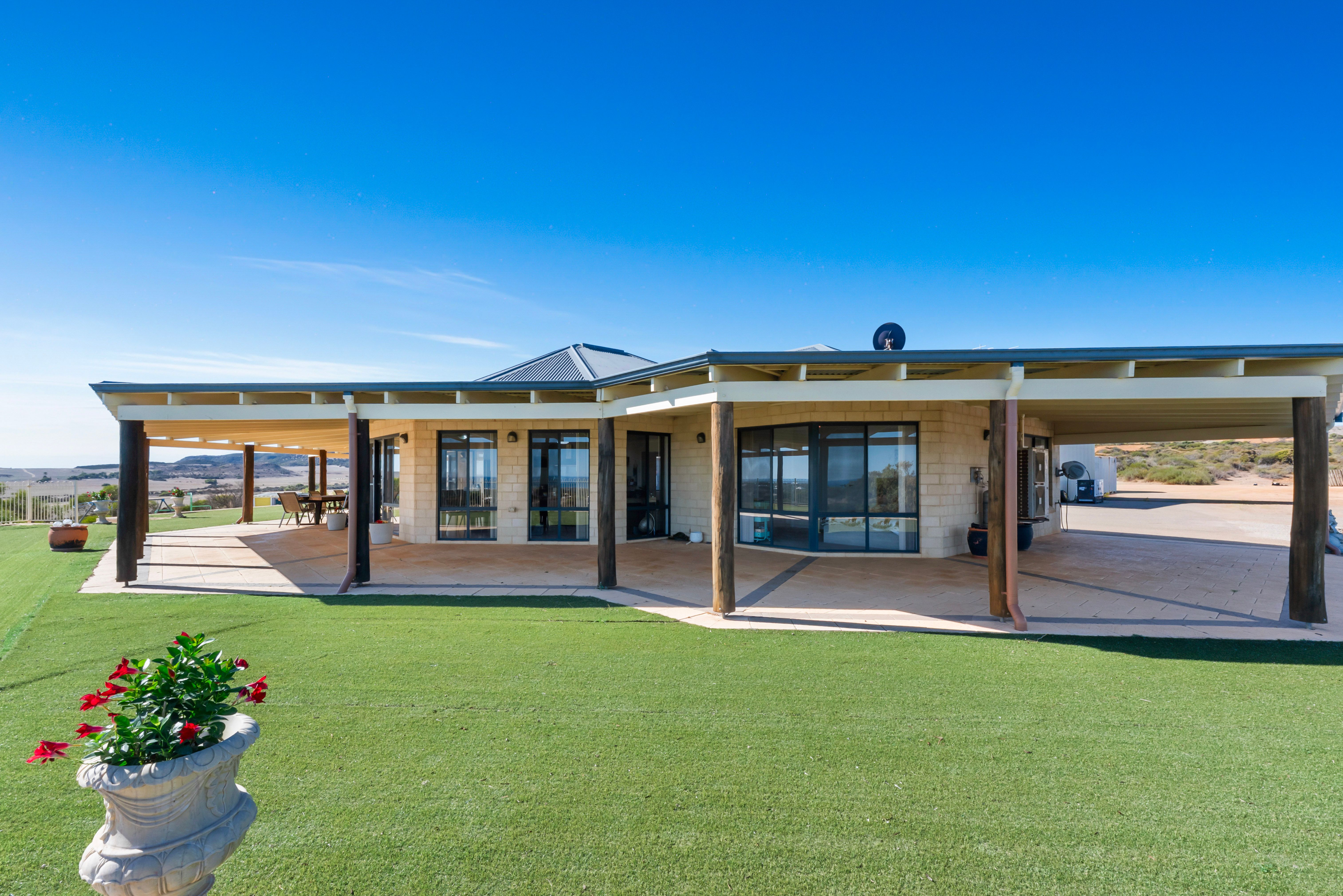 219 Cooper Street, Waggrakine, WA 6530