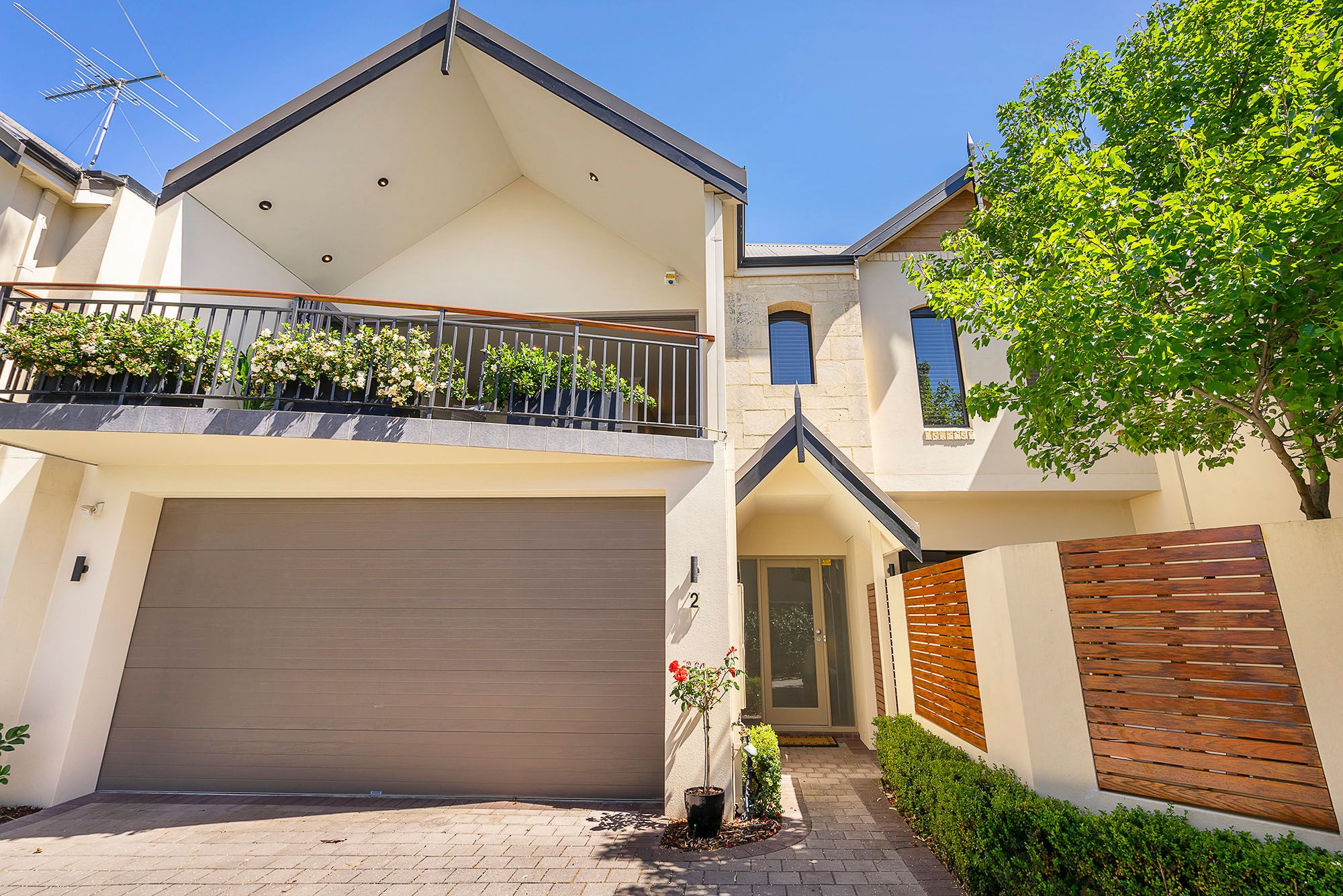 2/15 Caddy Avenue, West Leederville, WA 6007