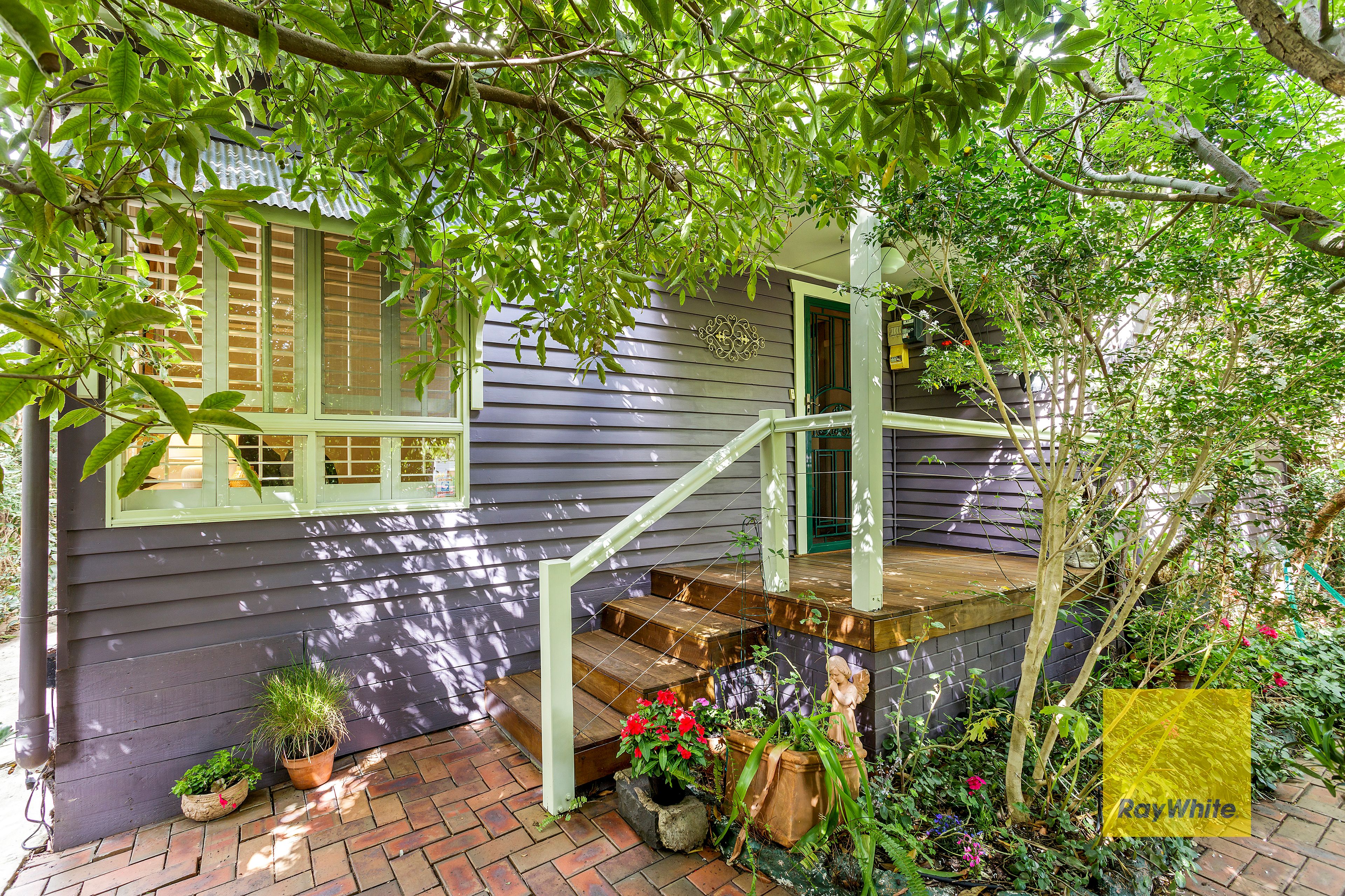 8 Collins Street, Belmont, VIC 3216