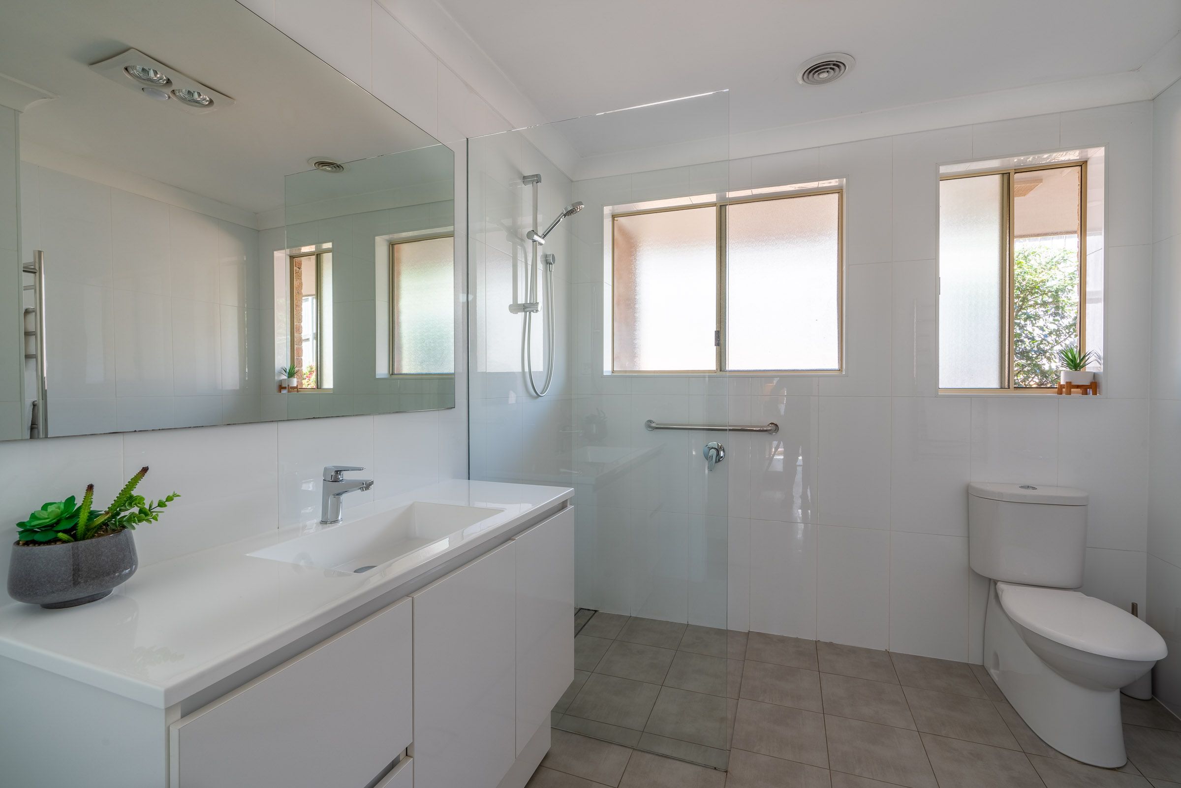 27a South Kiama Drive (Granny Flat) — photo 7 of 9