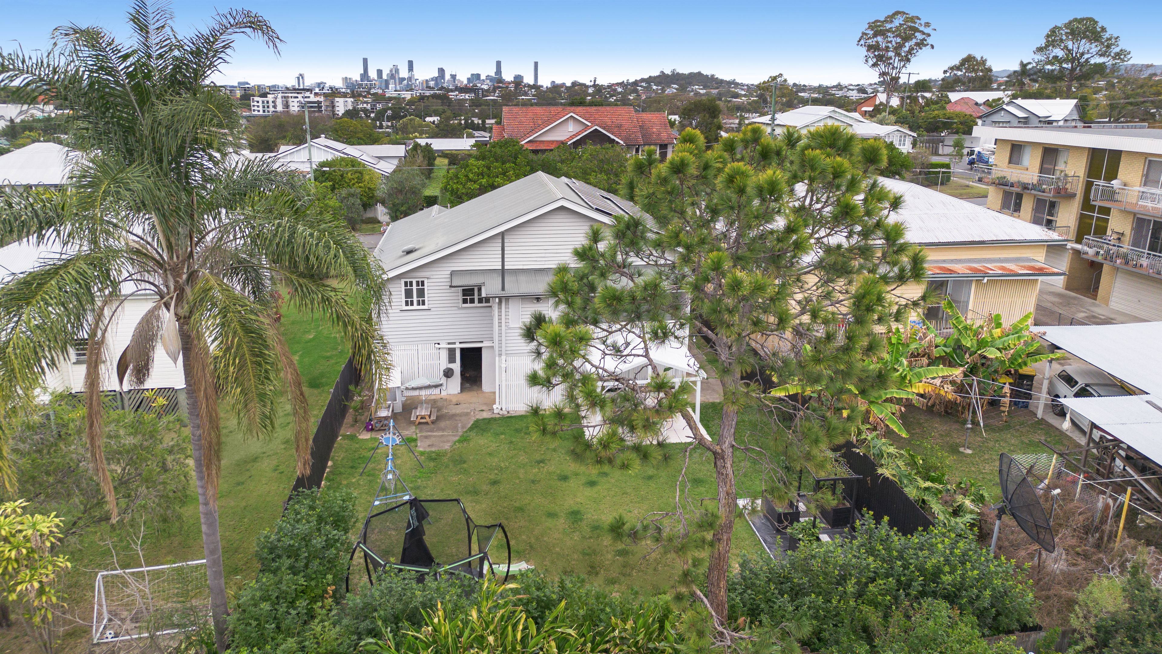 8 Sixth Avenue, Kedron QLD 4031
