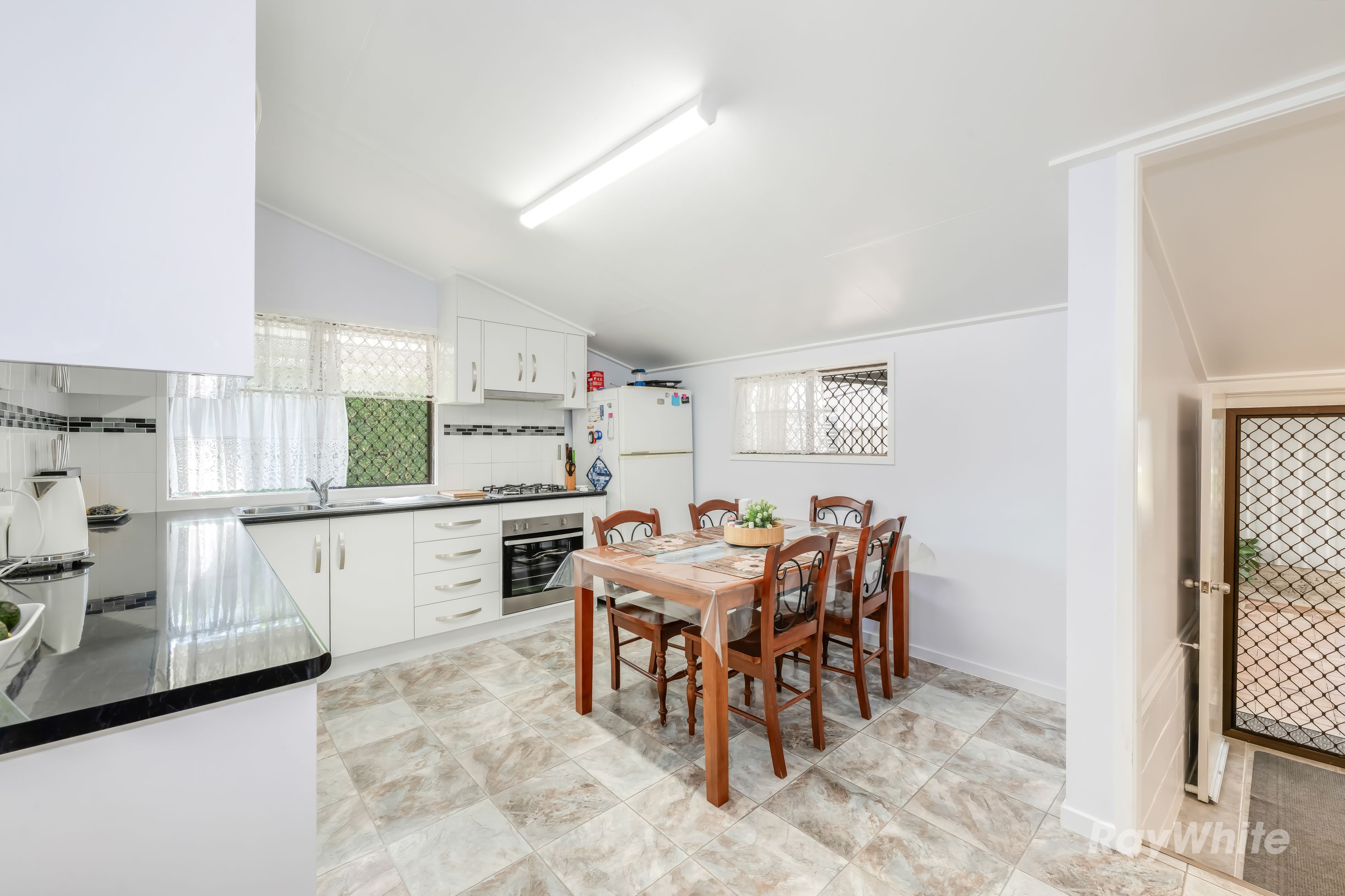 8 George Street — photo 7 of 30