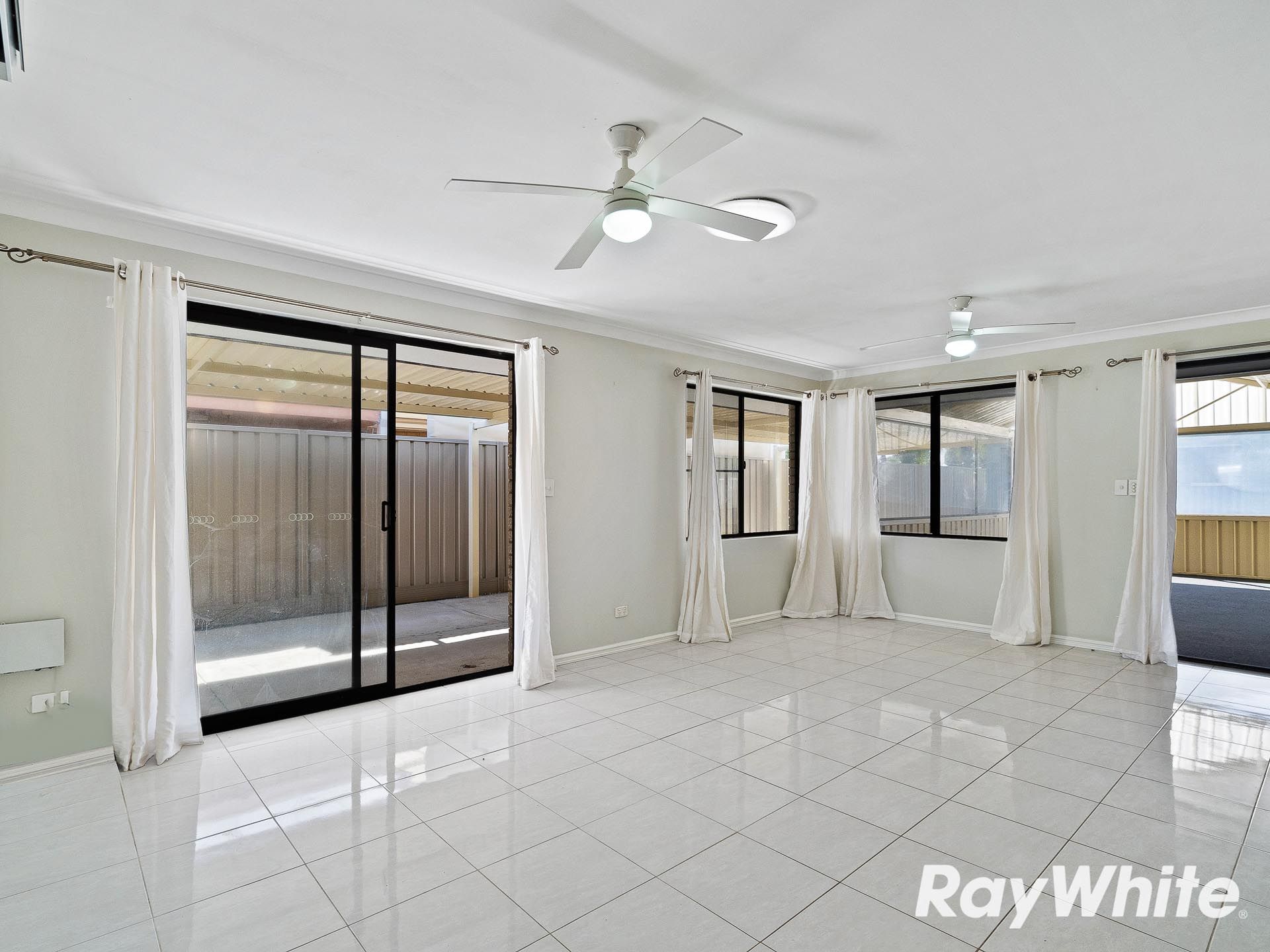 4 Newlyn Way — photo 5 of 19