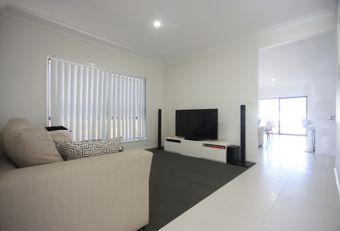 4 Lowndes Drive, Oran Park, NSW 2570