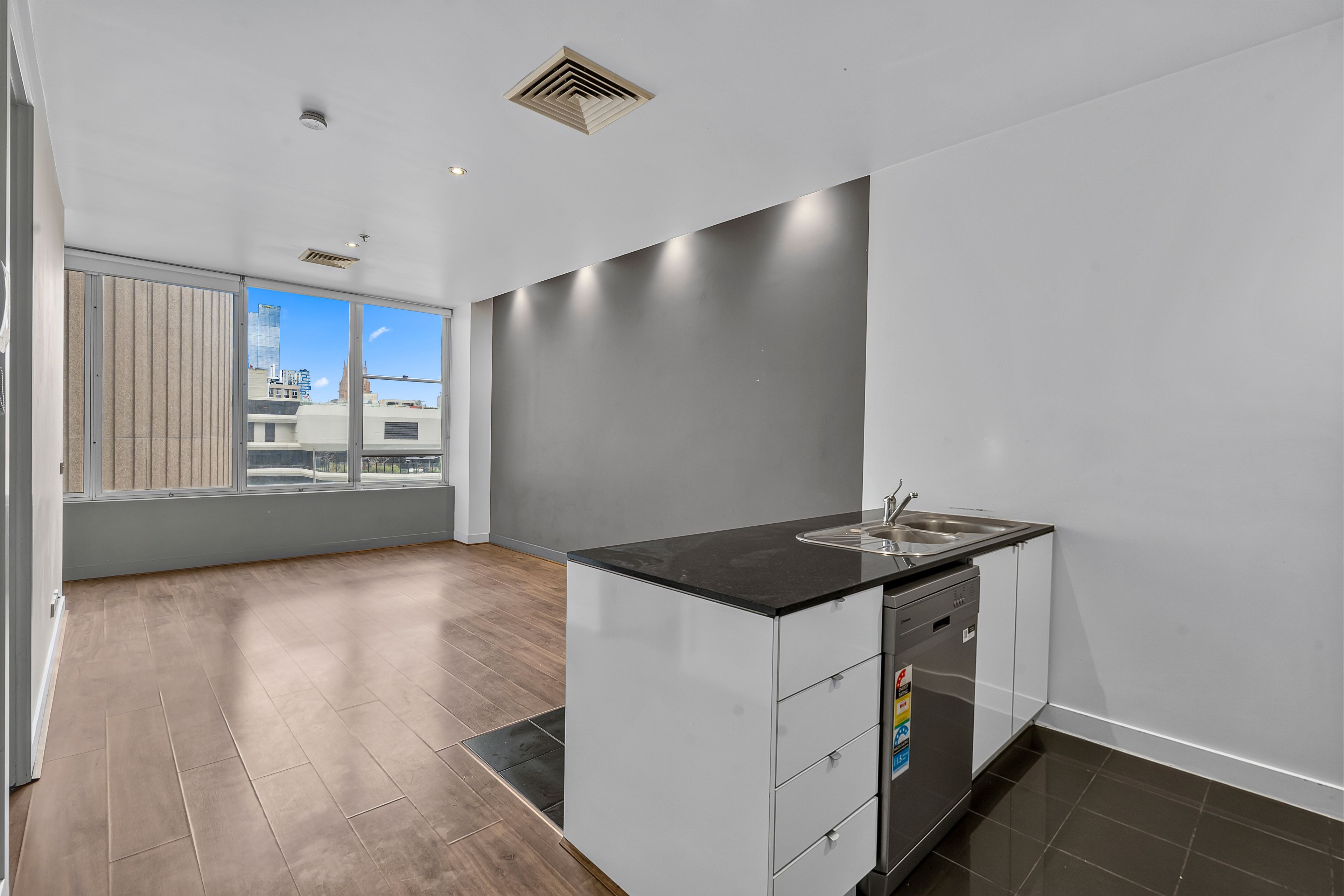 906/325 Collins Street — photo from Ray White Southbank | Melbourne City