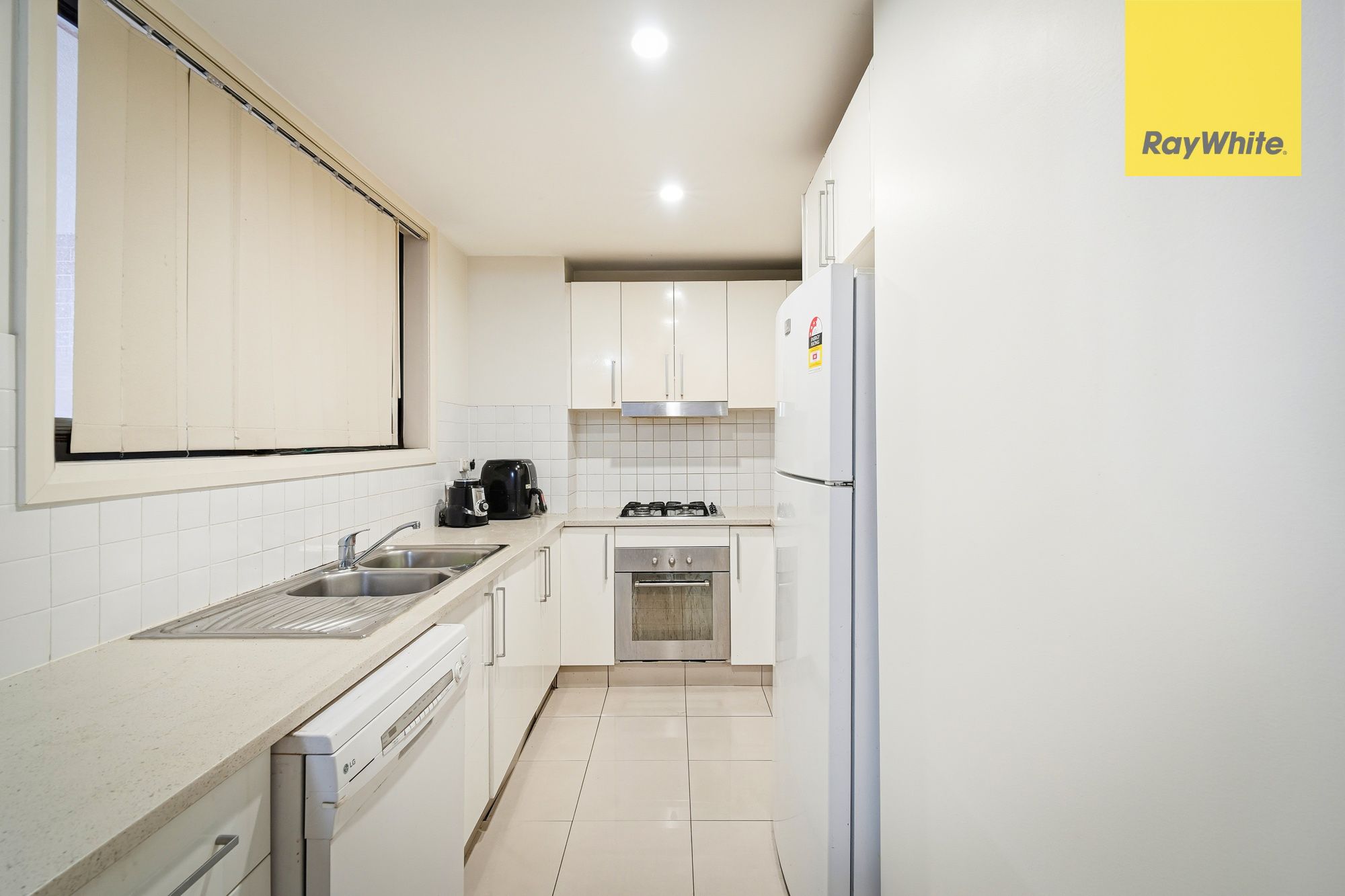 17/24 Campbell Street — photo 6 of 17